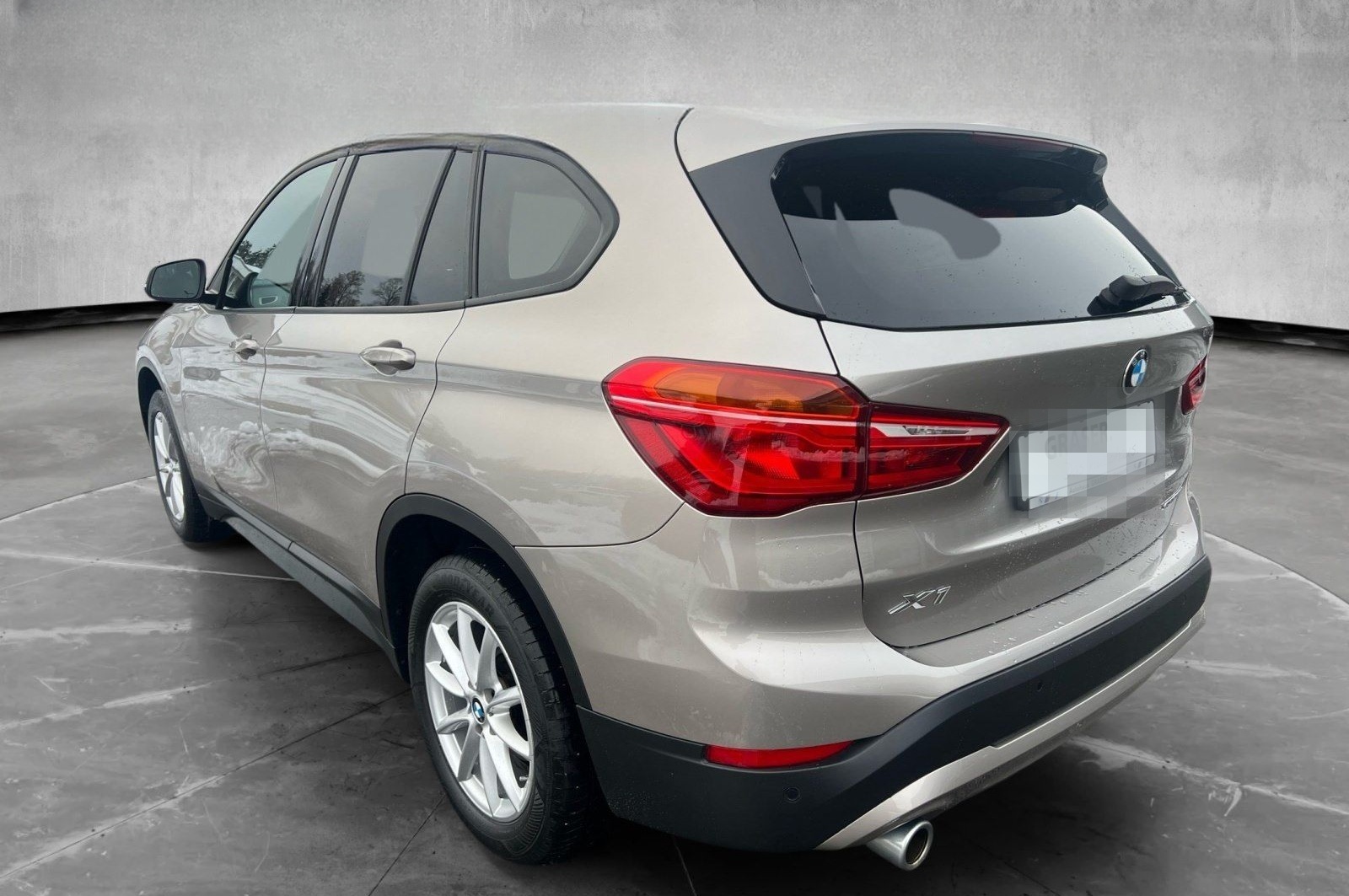 BMW X1 sDrive18i ANHÄNGEKUPPLUNG DAB NAVI UVM. foto 3