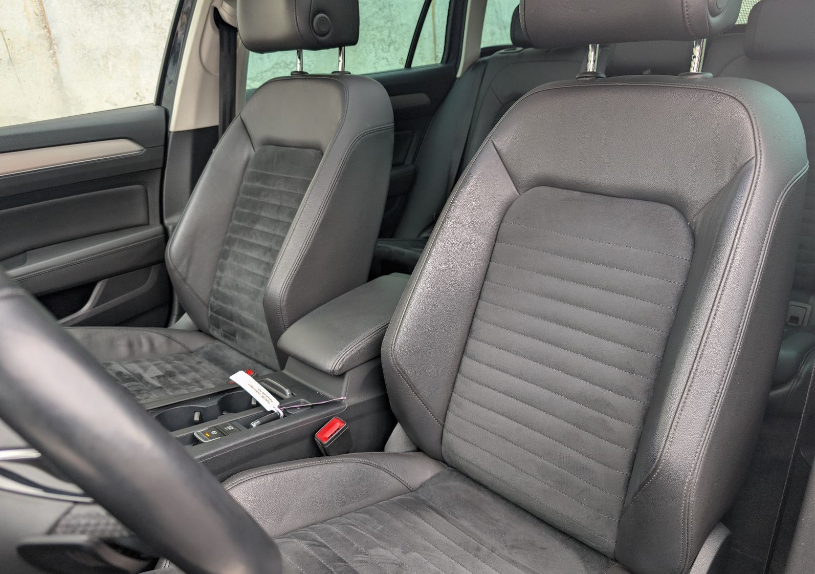 Volkswagen Passat Variant Highline 2,0TDI 4Motion DSG Pano foto 23