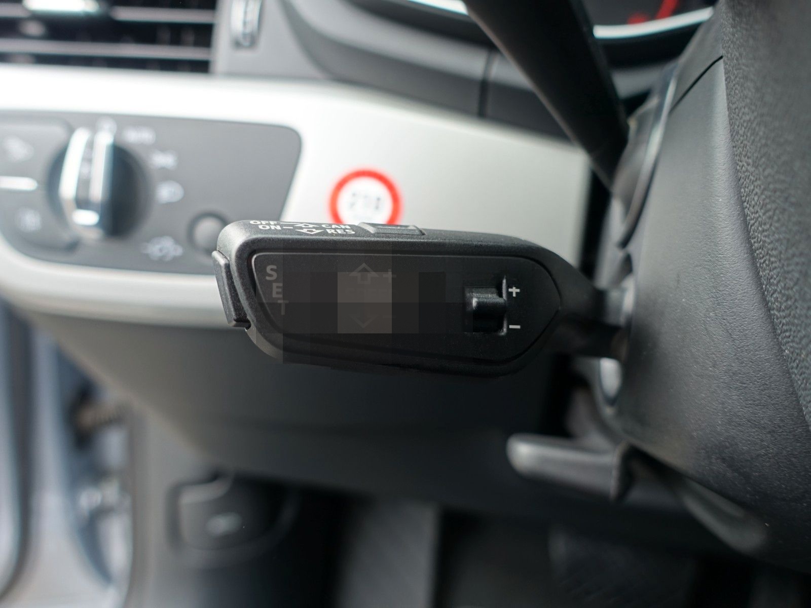 Audi A4 Avant 40 TDI advanced Leder Navi Tempomat AHK foto 16