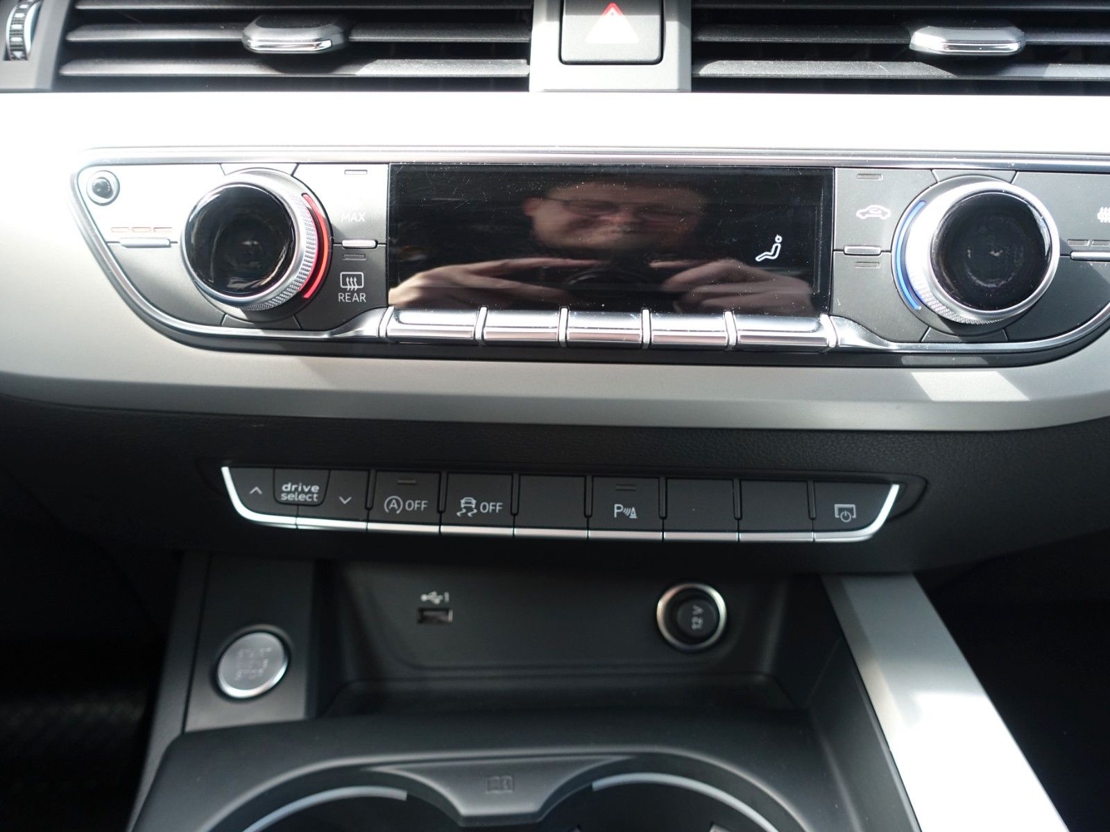 Audi A4 Avant 40 TDI advanced Leder Navi Tempomat AHK foto 20