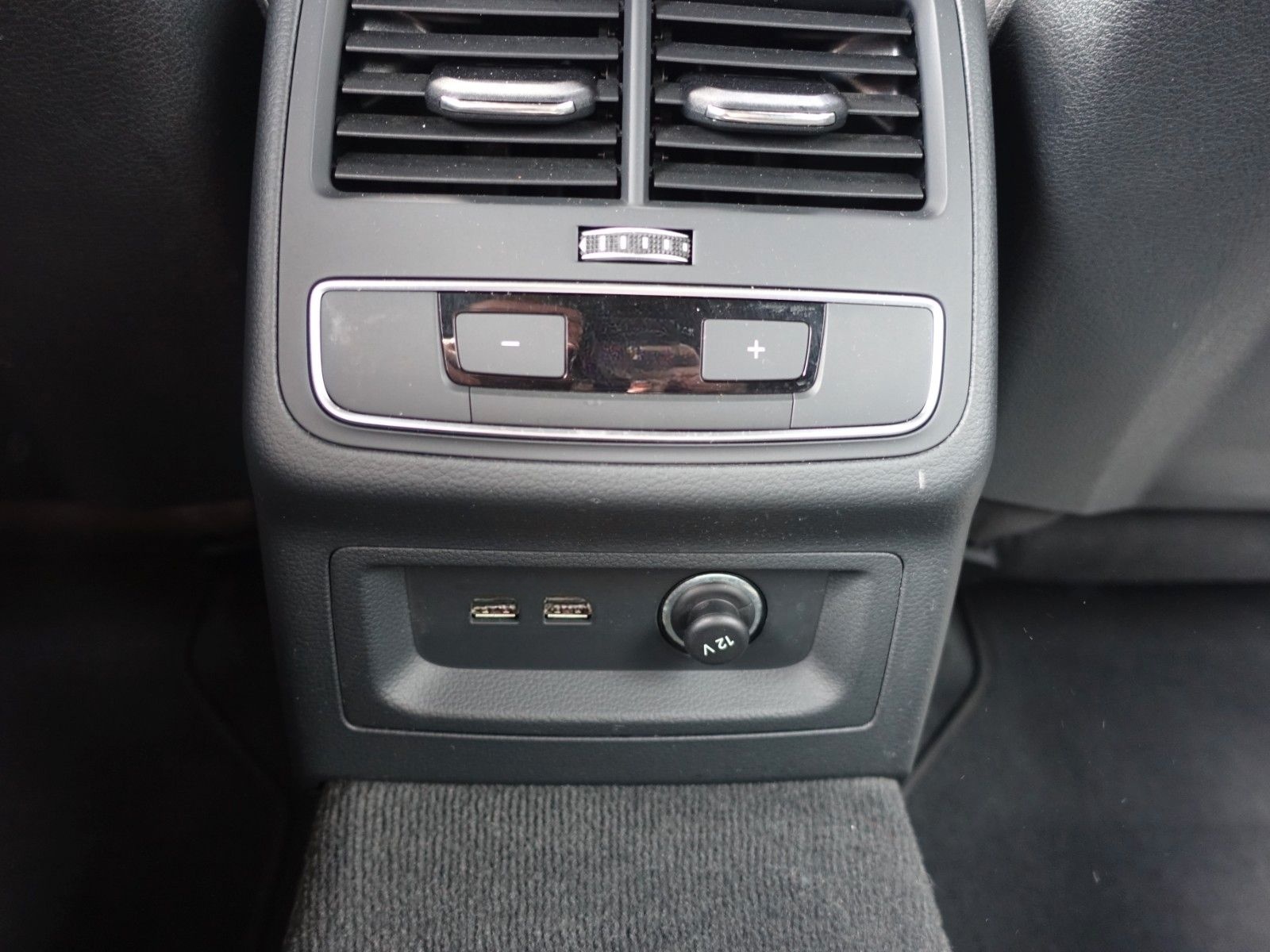 Audi A4 Avant 40 TDI advanced Leder Navi Tempomat AHK foto 23