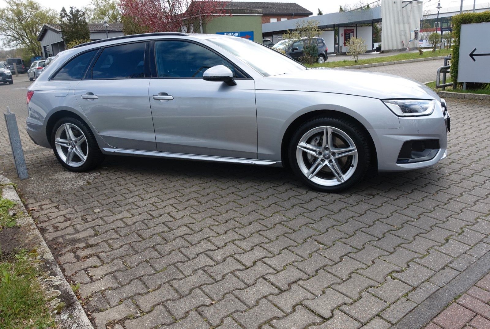 Audi A4 Avant 40 TDI advanced Leder Navi Tempomat AHK foto 4
