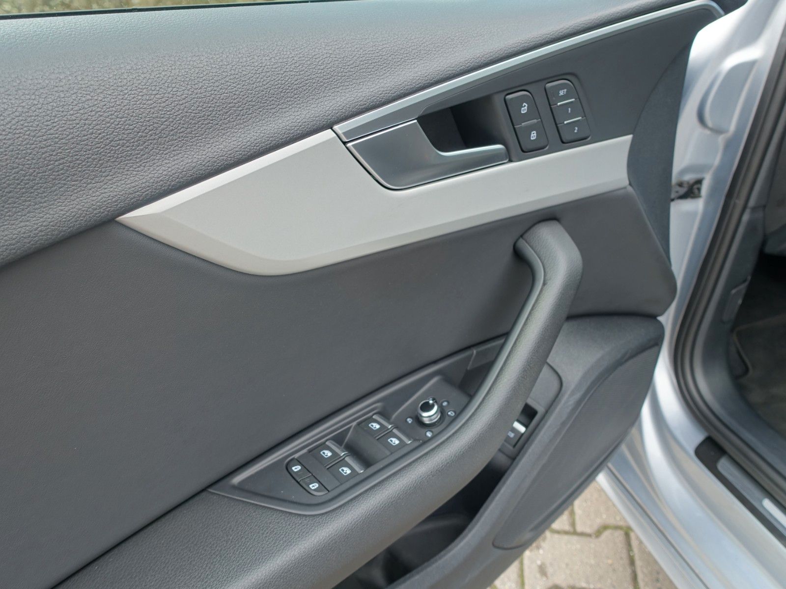 Audi A4 Avant 40 TDI advanced Leder Navi Tempomat AHK foto 9