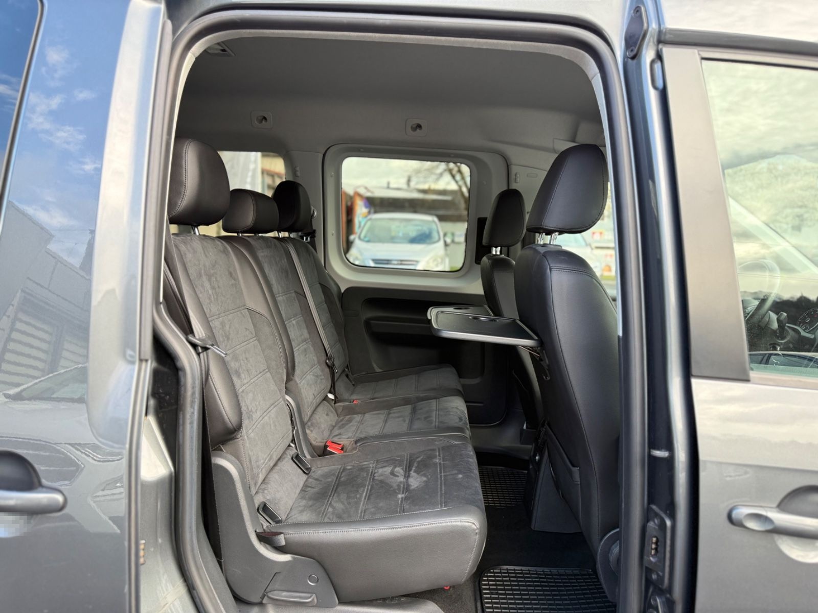 Volkswagen Caddy! Automatik! Kamera! Wenig KM! 1. Hand! foto 17