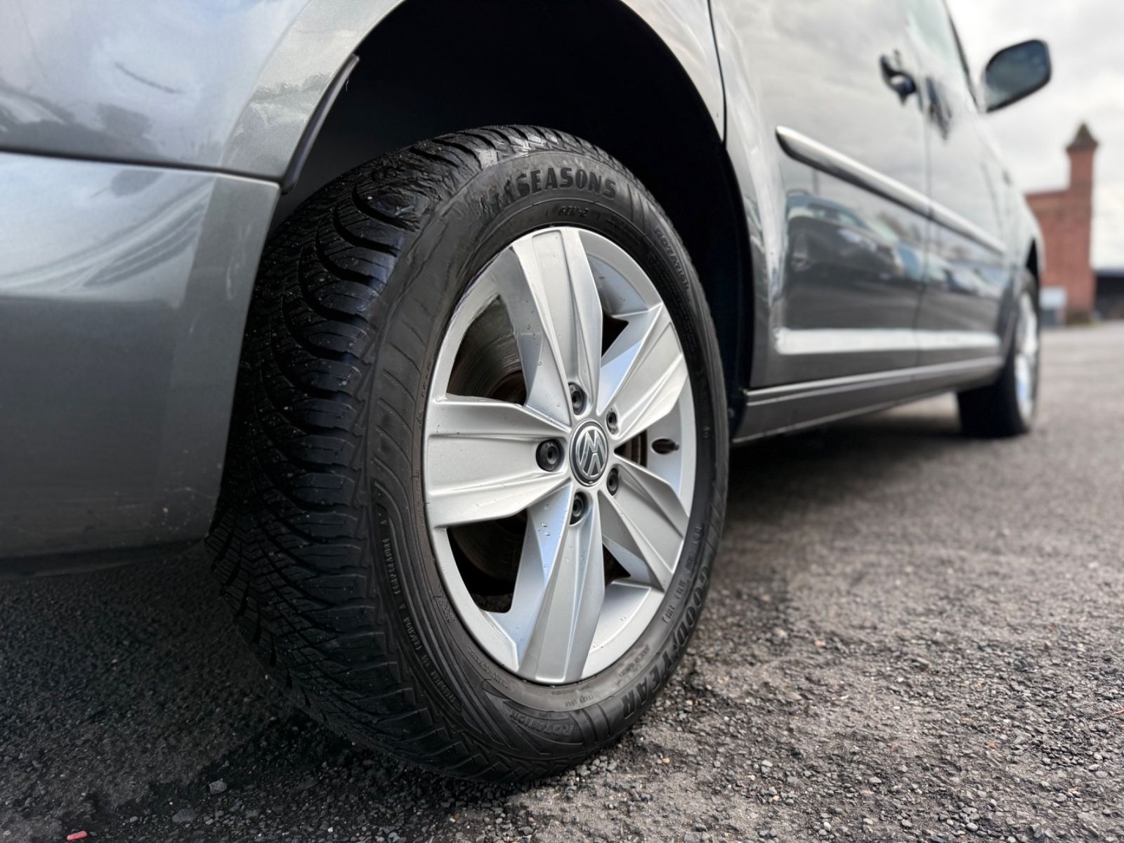 Volkswagen Caddy! Automatik! Kamera! Wenig KM! 1. Hand! foto 23