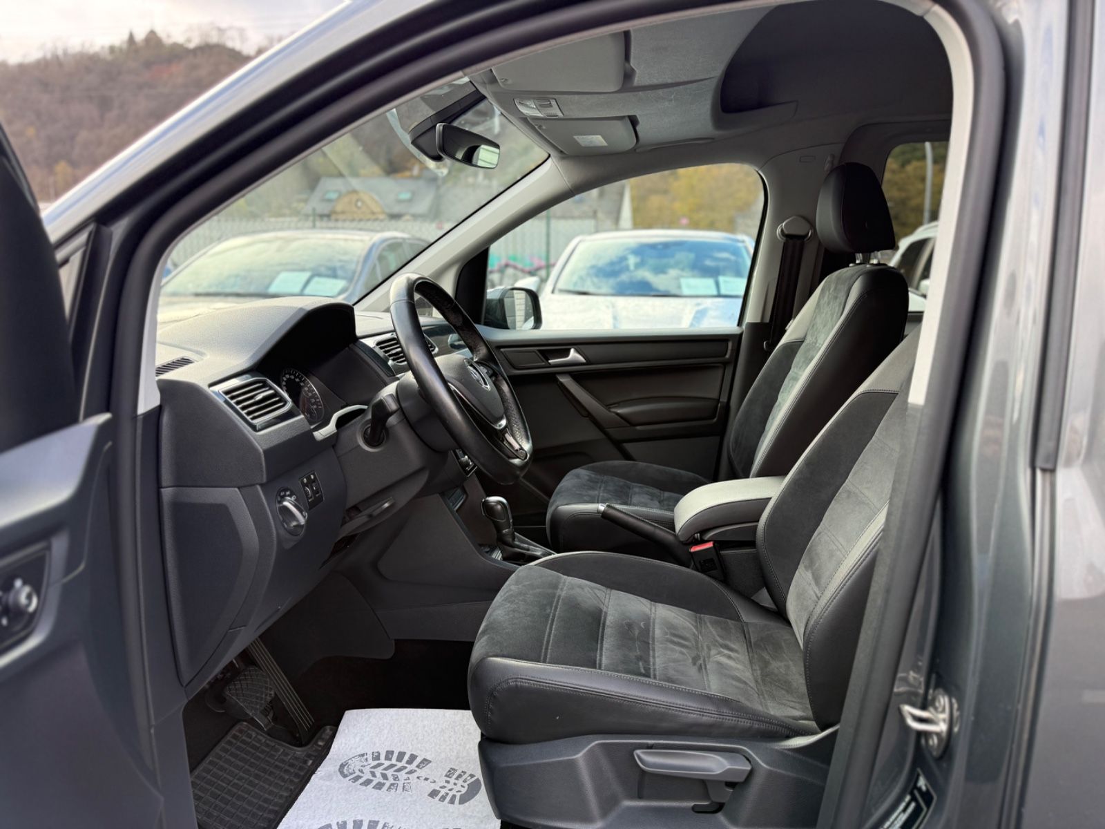 Volkswagen Caddy! Automatik! Kamera! Wenig KM! 1. Hand! foto 10