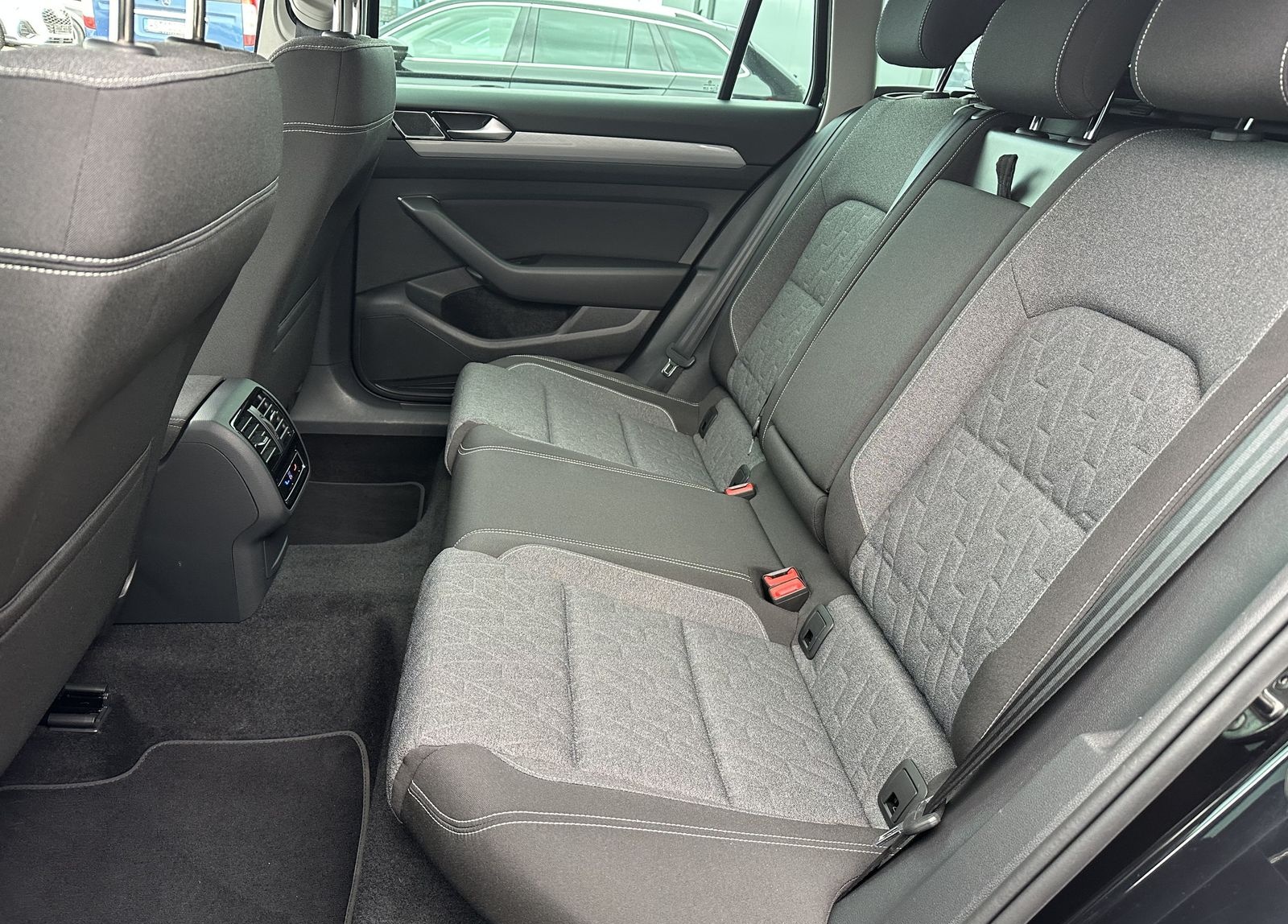 Volkswagen Passat GTE Hybrid NAV+LED+KAM+AHK+1HAND+17ZO+PP foto 11