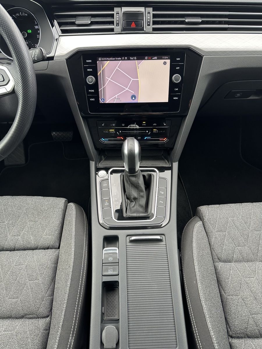 Volkswagen Passat GTE Hybrid NAV+LED+KAM+AHK+1HAND+17ZO+PP foto 13