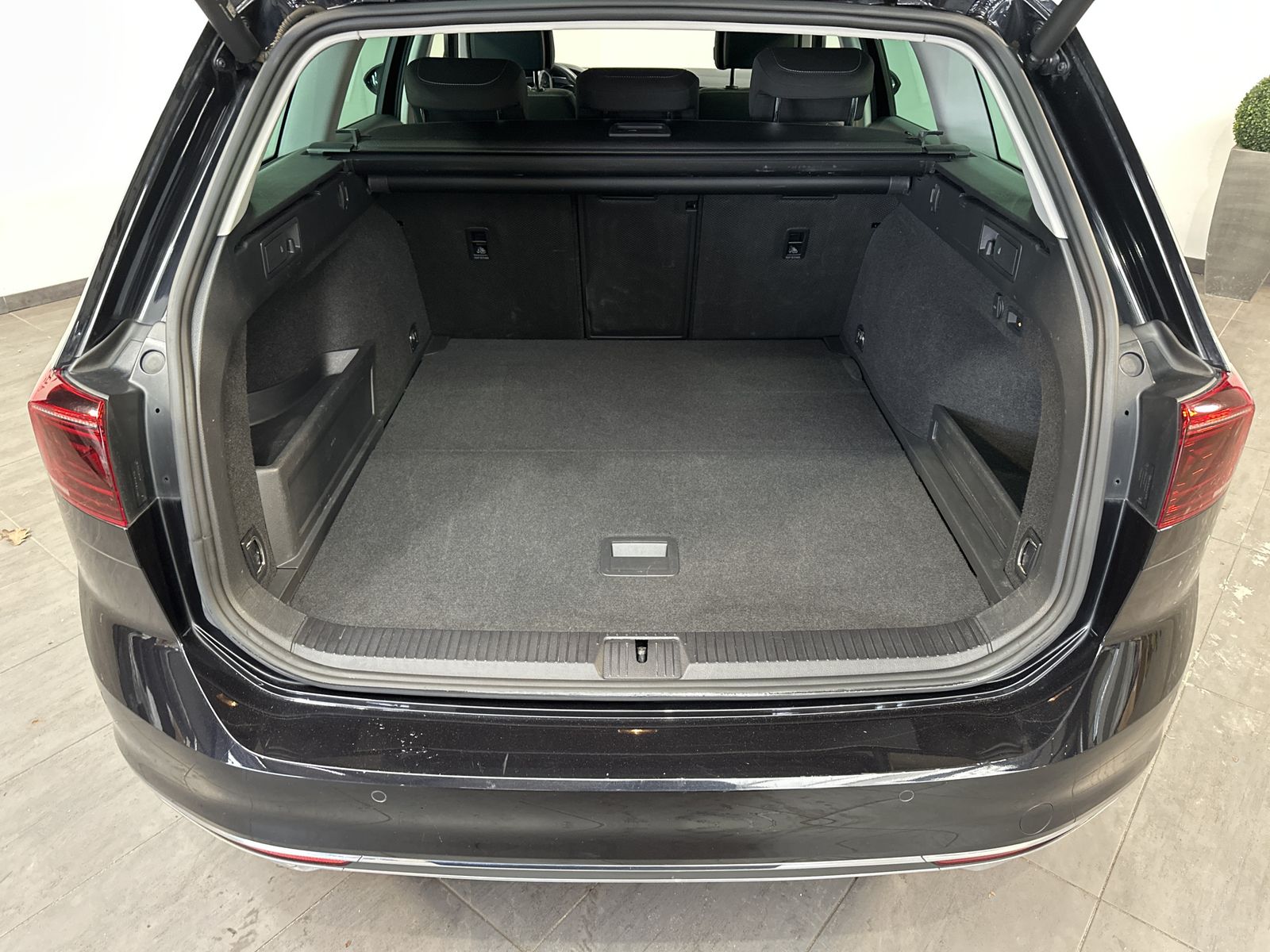 Volkswagen Passat GTE Hybrid NAV+LED+KAM+AHK+1HAND+17ZO+PP foto 6