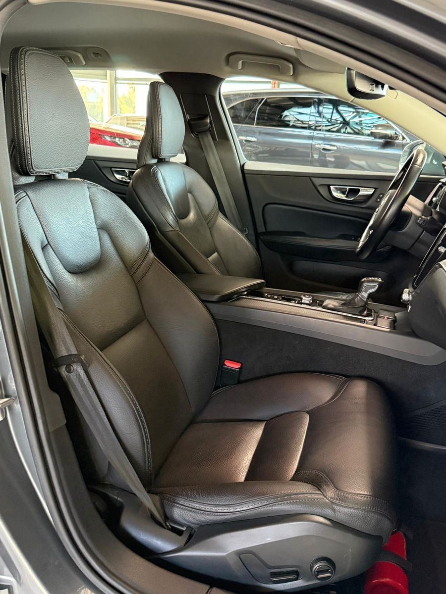 Volvo V60 Cross Country D3 AWD Geartronic Pro foto 23