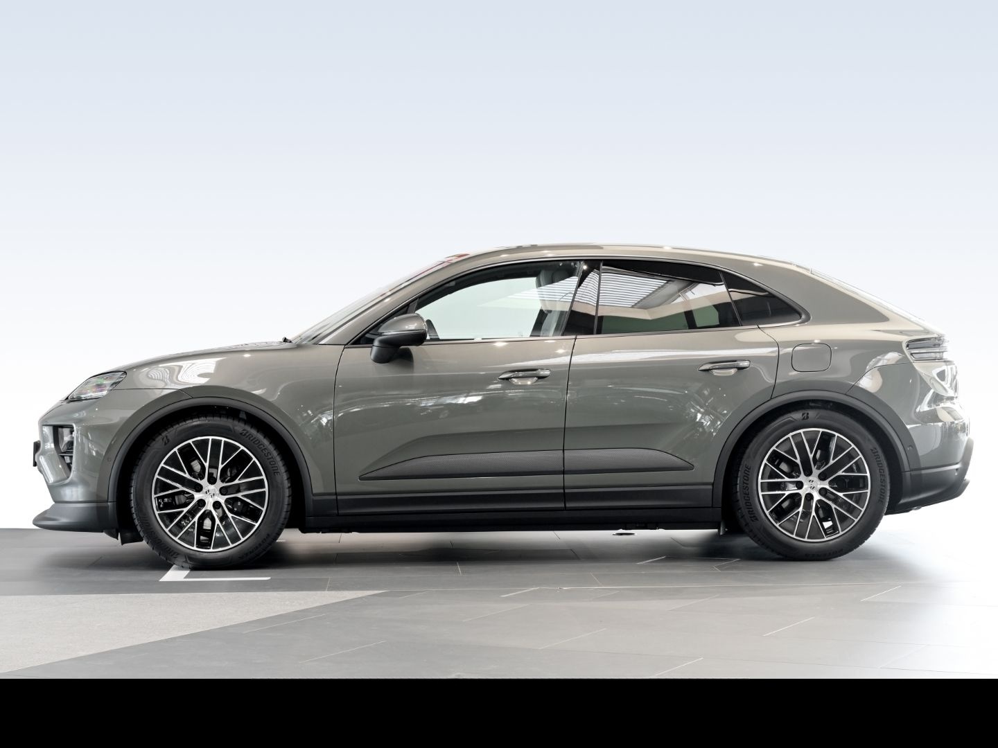 Porsche Macan 4 LUFT PANO BOSE MATRIX Abstandstempostat foto 2