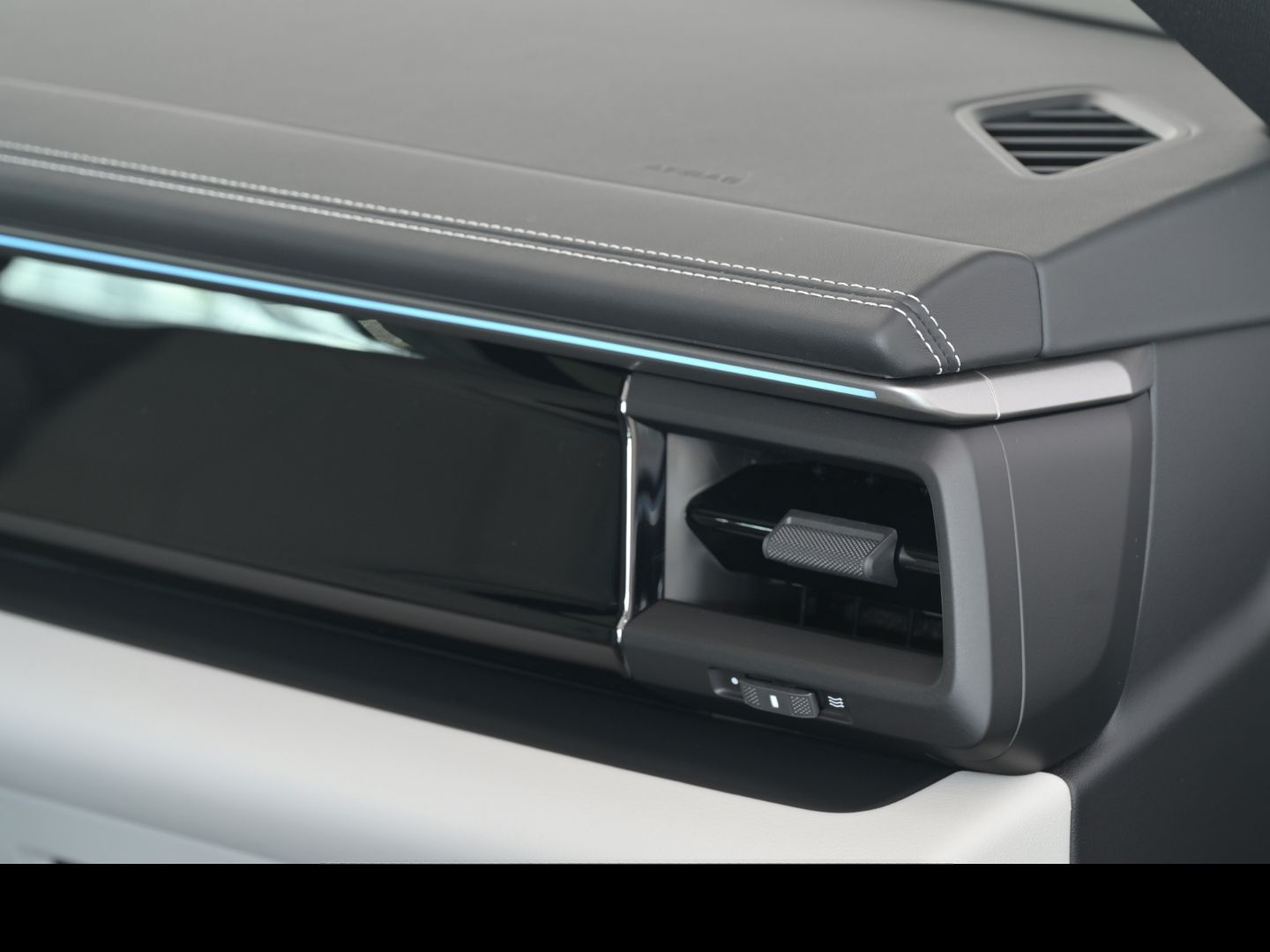 Porsche Macan 4 LUFT PANO BOSE MATRIX Abstandstempostat foto 23