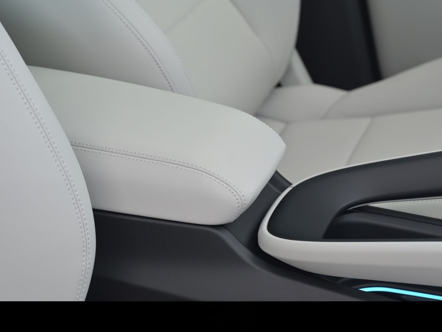 Porsche Macan 4 LUFT PANO BOSE MATRIX Abstandstempostat foto 25