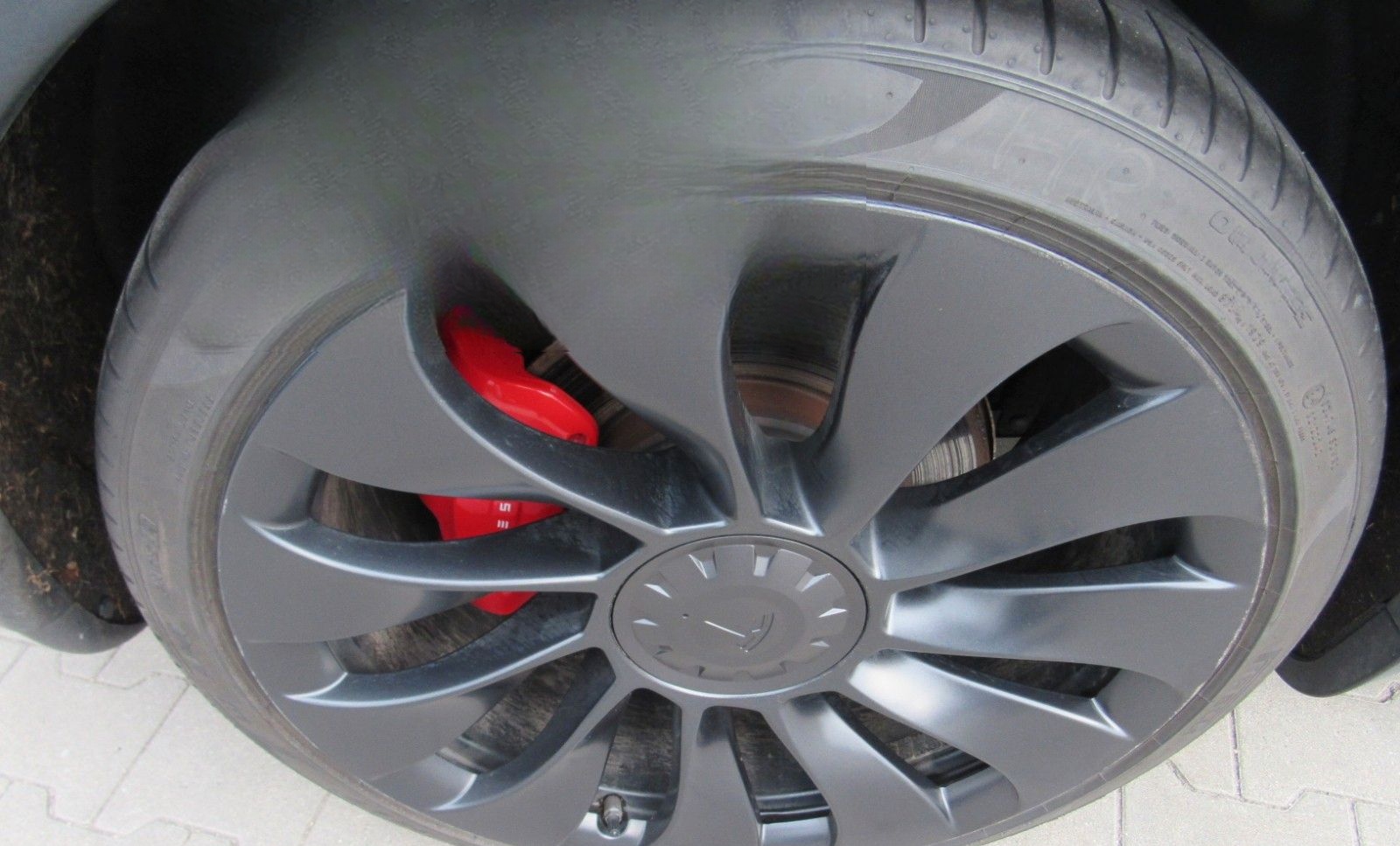 Tesla Model Y Performance Dual, AHK, SOH 92,0%, Grünh. foto 9