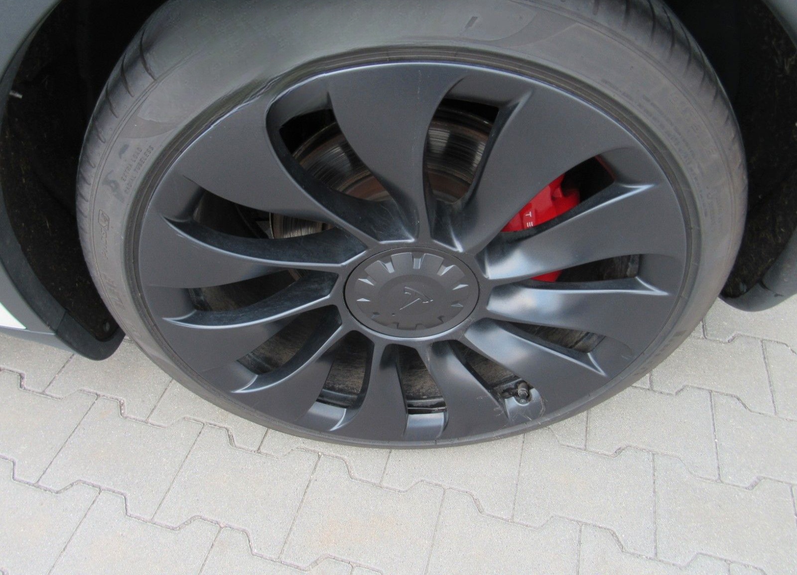 Tesla Model Y Performance Dual, AHK, SOH 92,0%, Grünh. foto 10