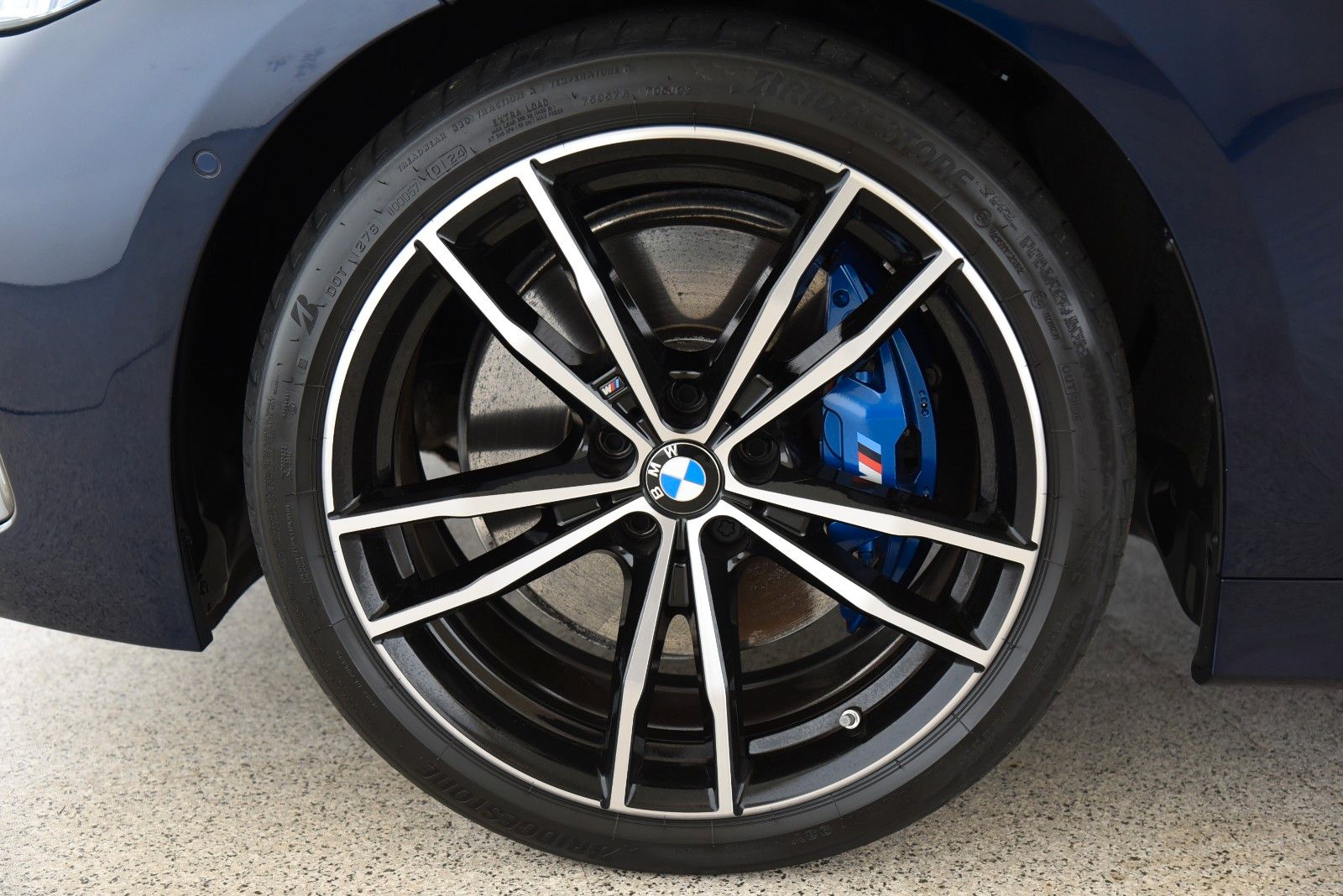 BMW 320d Touring xDrive M Sport ACC Pano LED AHK H&K foto 23