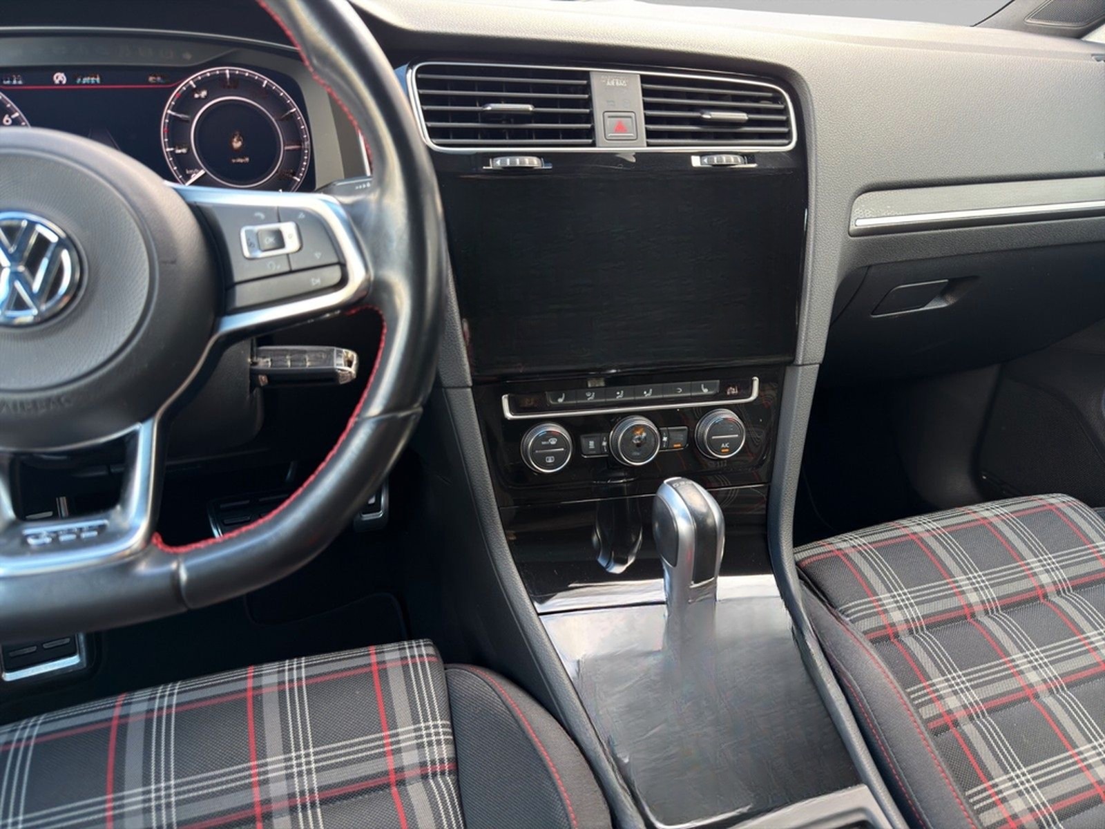 Volkswagen Golf VII Lim. GTI DSG AHK ACC NAVI LED PANO foto 16