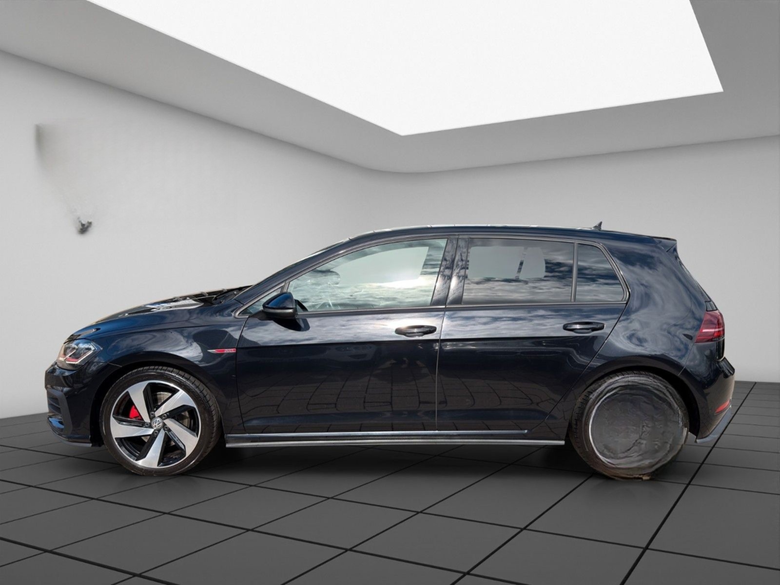 Volkswagen Golf VII Lim. GTI DSG AHK ACC NAVI LED PANO foto 5