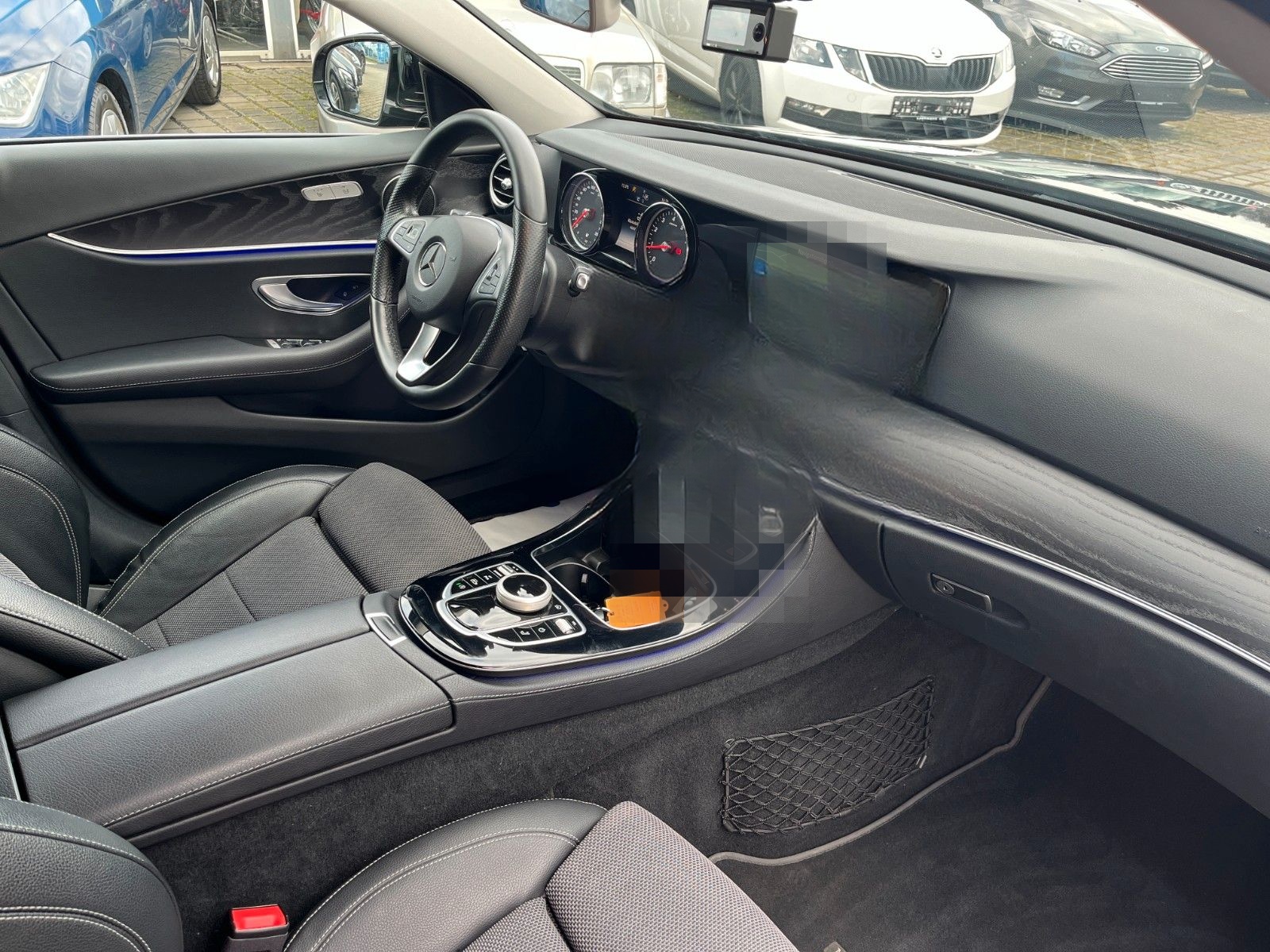 Mercedes-Benz E 200 T Avantgarde Multibeam|AHK|RFK|Park. foto 11