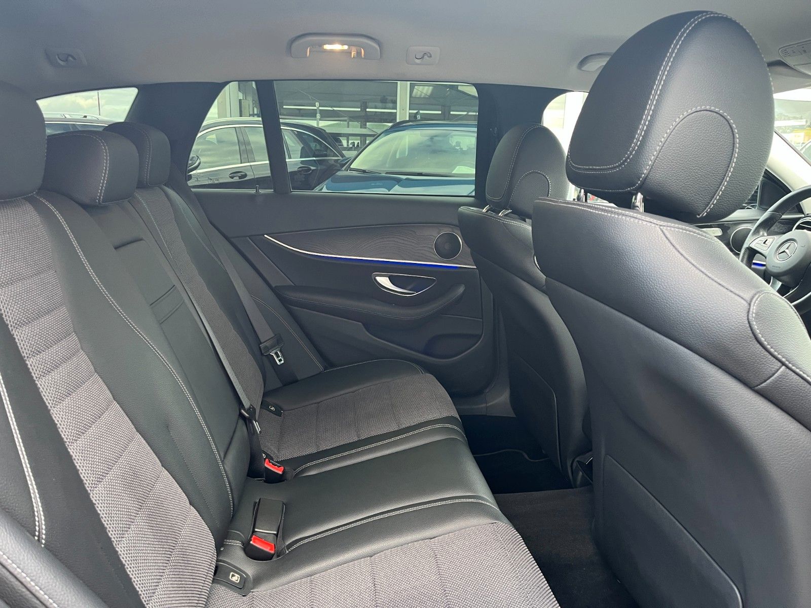 Mercedes-Benz E 200 T Avantgarde Multibeam|AHK|RFK|Park. foto 12