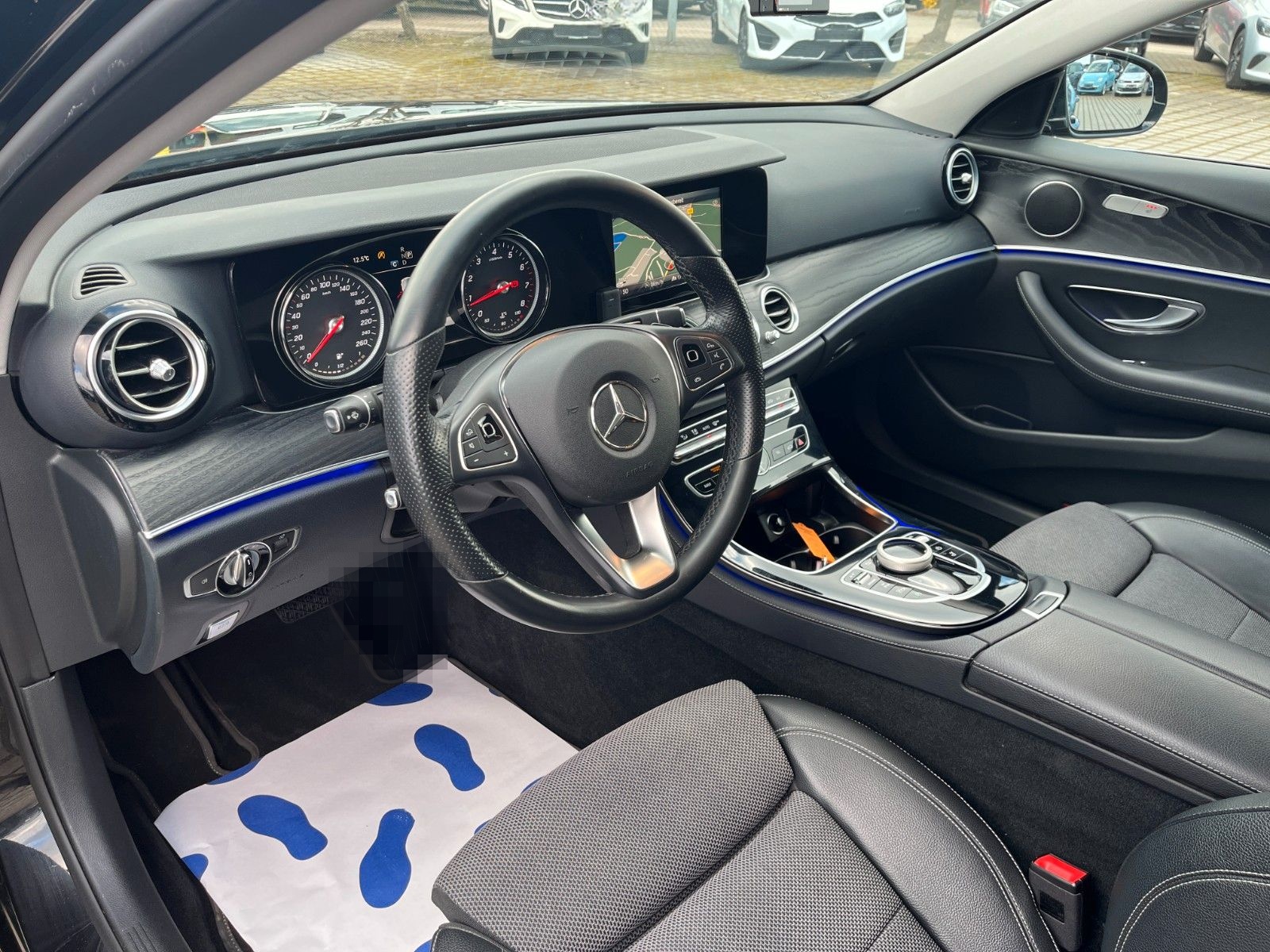 Mercedes-Benz E 200 T Avantgarde Multibeam|AHK|RFK|Park. foto 14