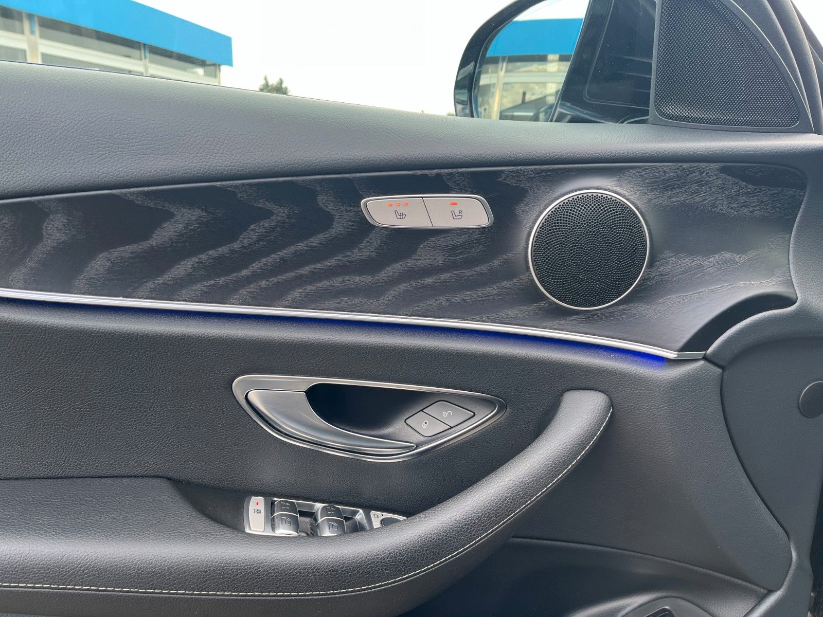 Mercedes-Benz E 200 T Avantgarde Multibeam|AHK|RFK|Park. foto 16