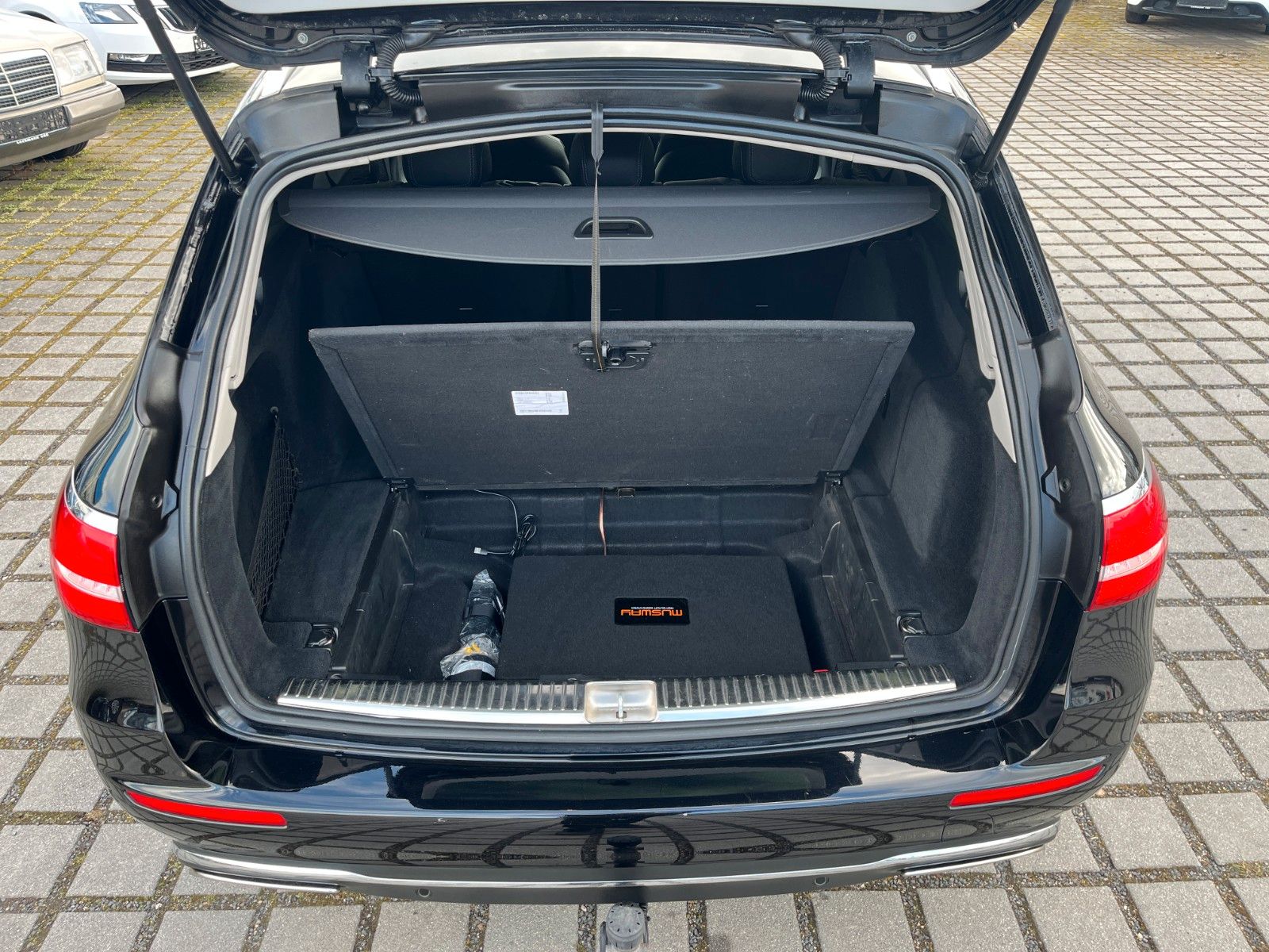 Mercedes-Benz E 200 T Avantgarde Multibeam|AHK|RFK|Park. foto 23