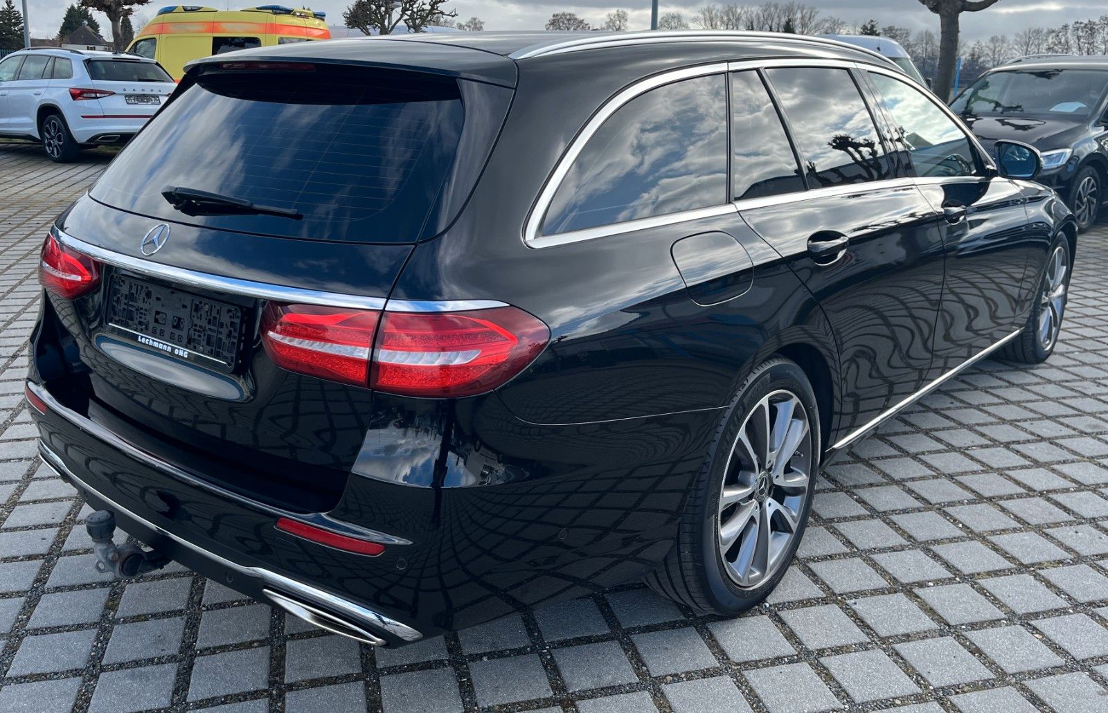 Mercedes-Benz E 200 T Avantgarde Multibeam|AHK|RFK|Park. foto 5