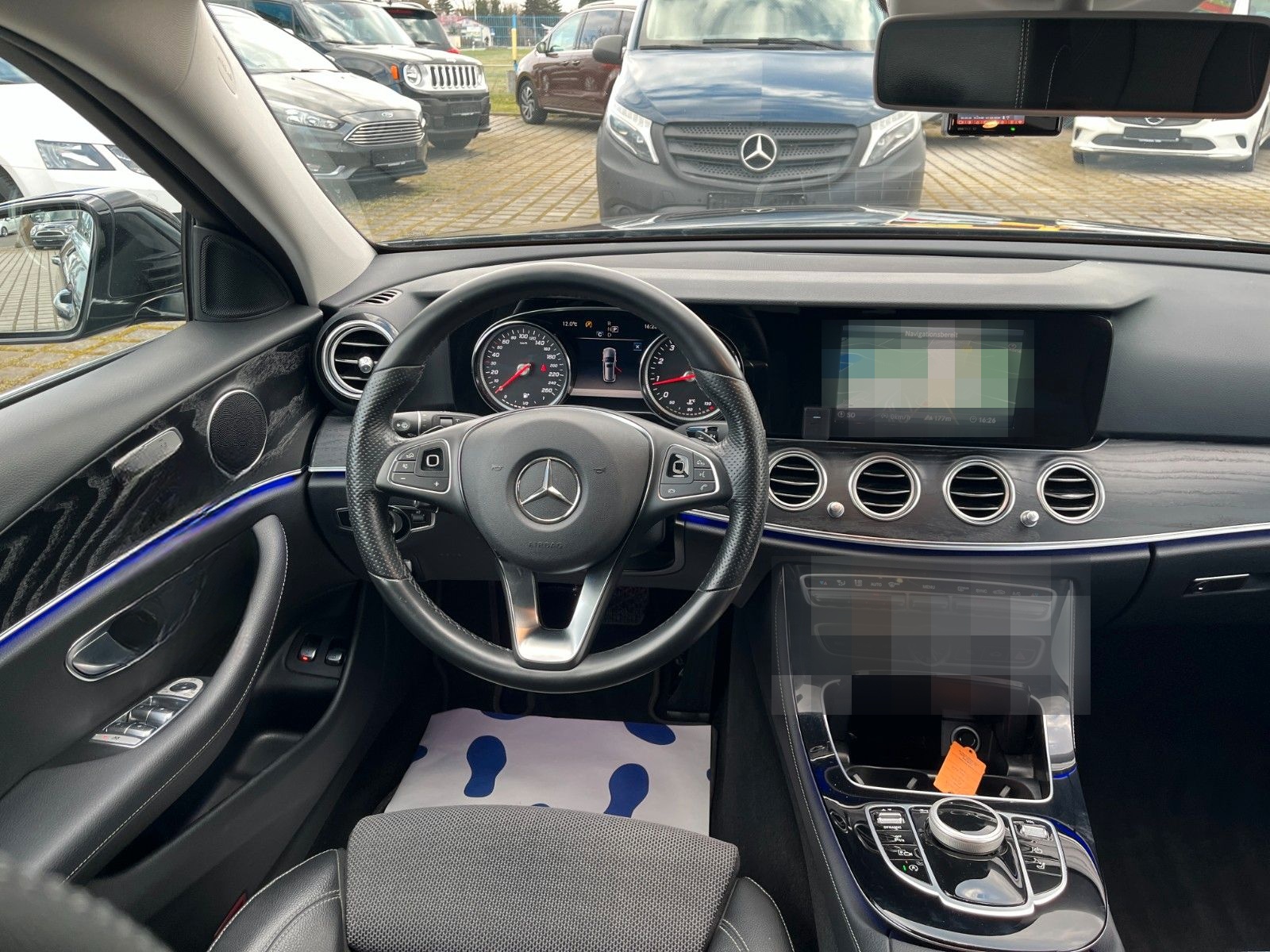Mercedes-Benz E 200 T Avantgarde Multibeam|AHK|RFK|Park. foto 9