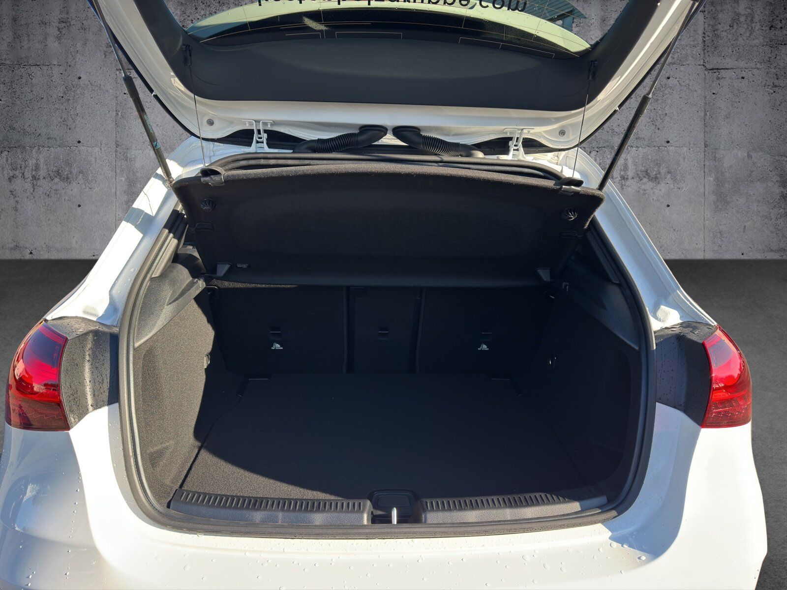 Mercedes-Benz A 200 d AMG+PANO+DISTRO+STANDHZ+MEMORY+AHK+MLED foto 16