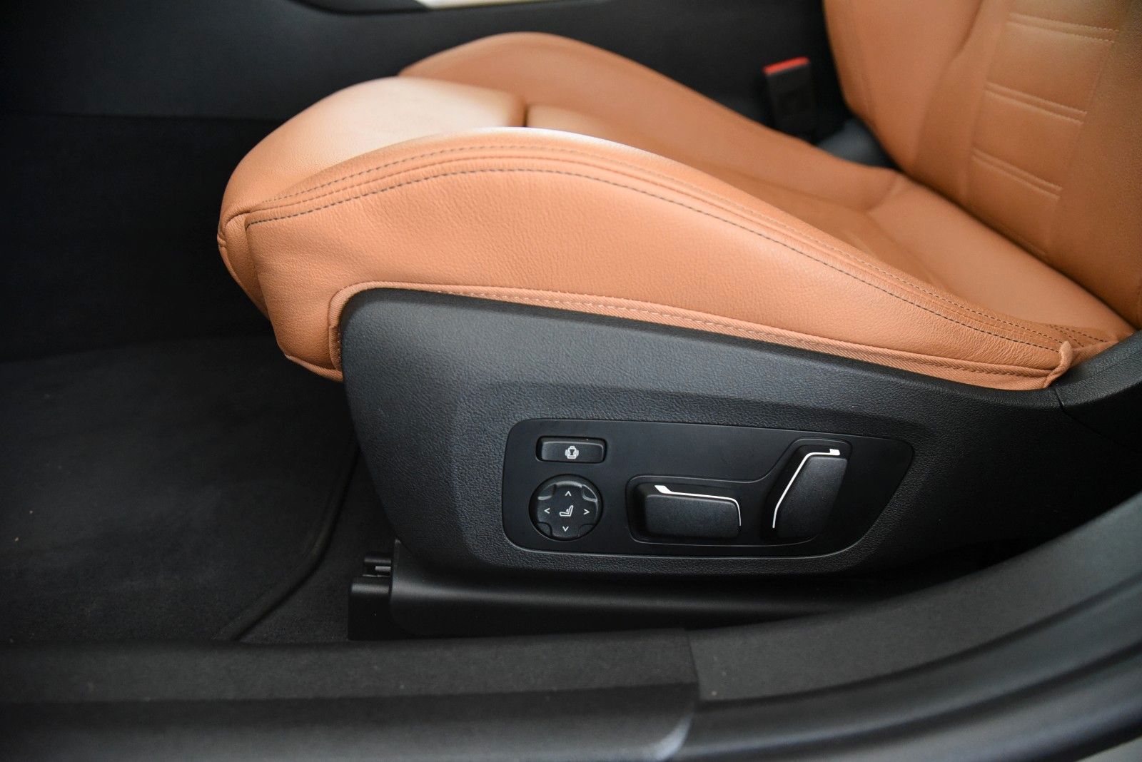 BMW 320d Touring xDrive MSport ACC Pano HUD AHK H&K foto 19