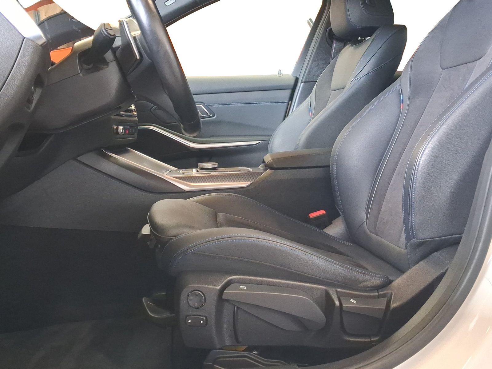 BMW 330e xDrive Lim M Sportpaket Driv/ParkAs HiFi foto 7