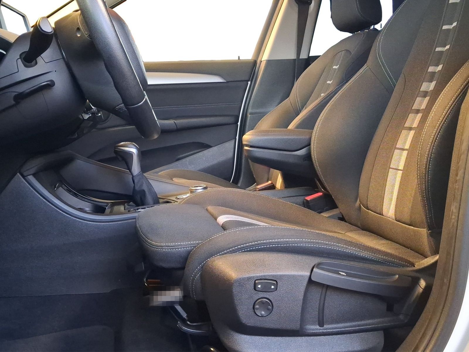 BMW X1 sDrive18i LED ParkAs SHZ RFK foto 7