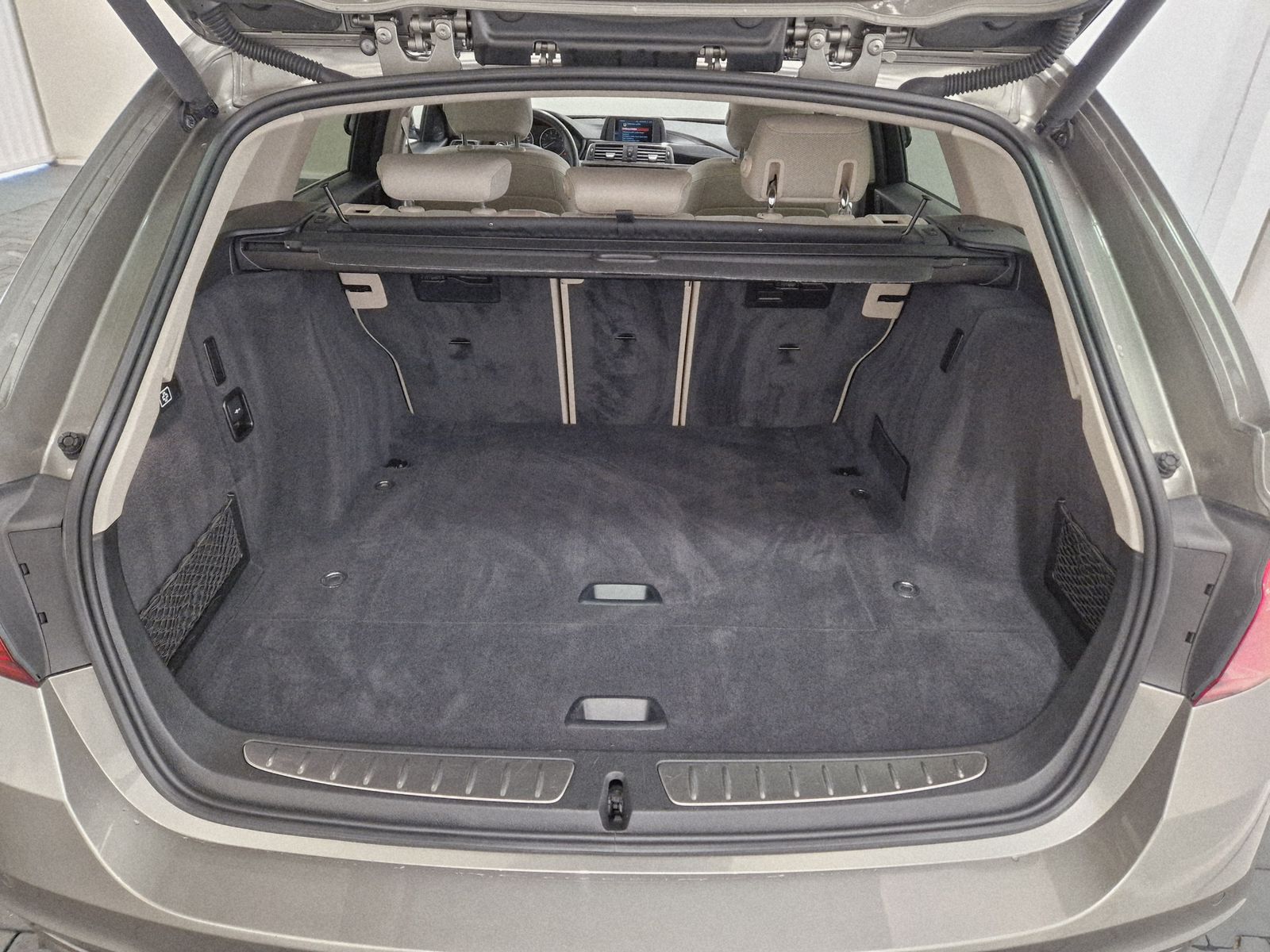 BMW 330 i xDrive Tour. Sport Line, 19 Zoll, AHK  foto 14