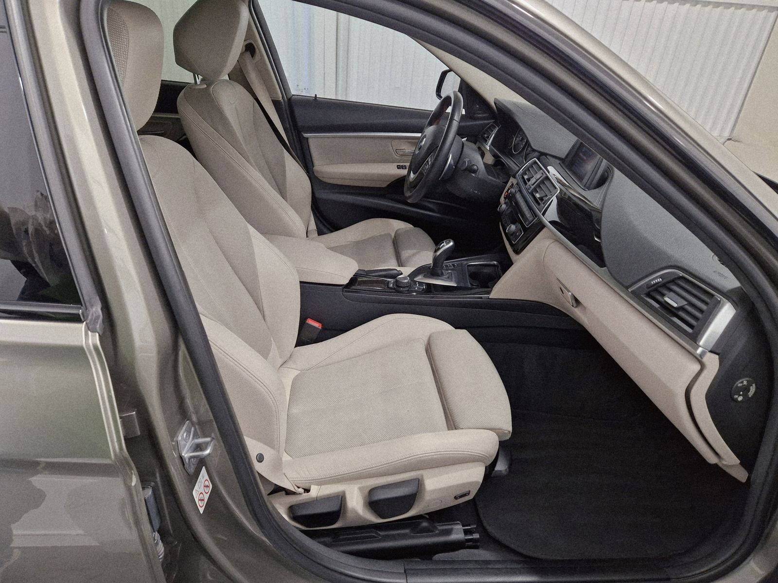 BMW 330 i xDrive Tour. Sport Line, 19 Zoll, AHK  foto 17