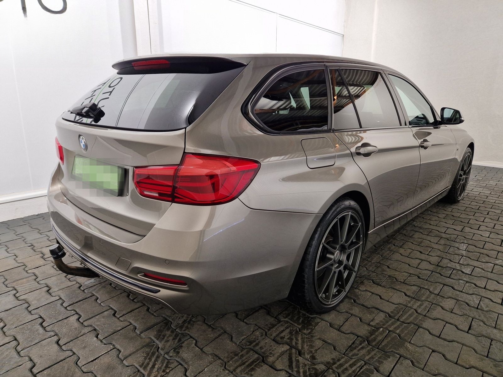 BMW 330 i xDrive Tour. Sport Line, 19 Zoll, AHK  foto 3