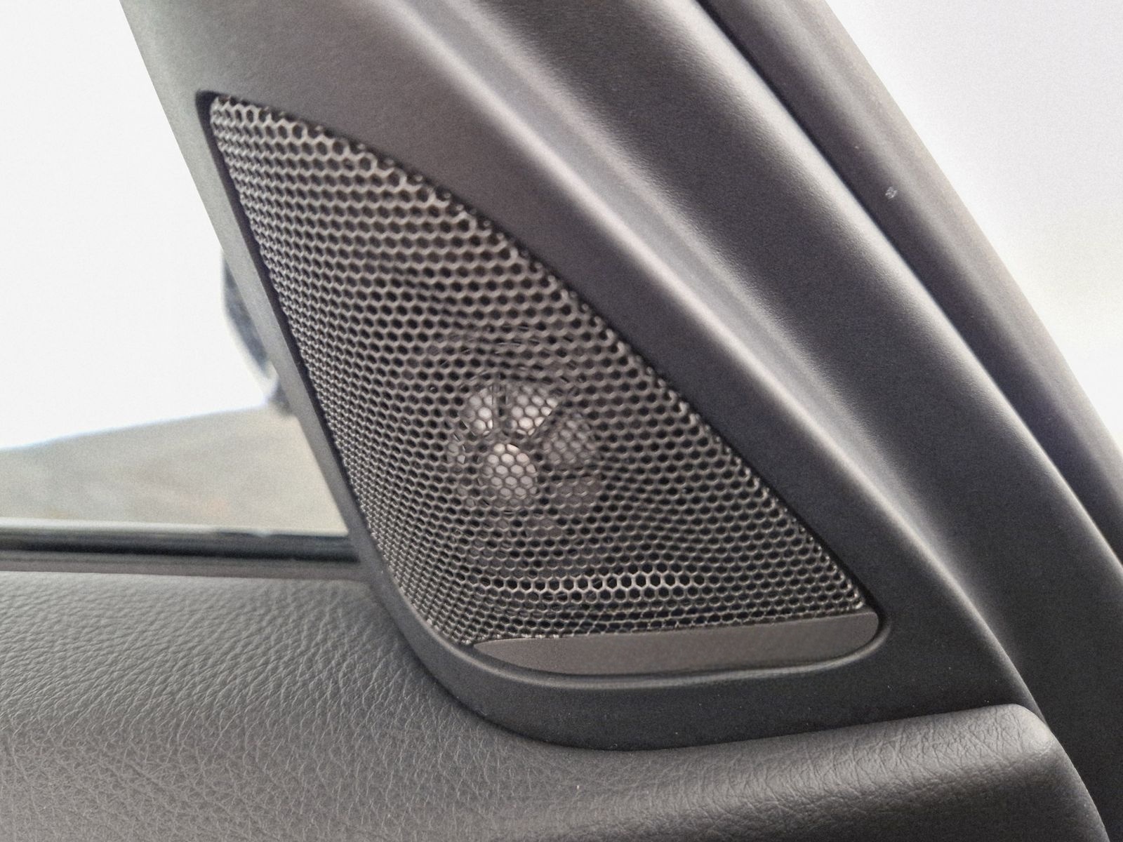 BMW 330 i xDrive Tour. Sport Line, 19 Zoll, AHK  foto 24