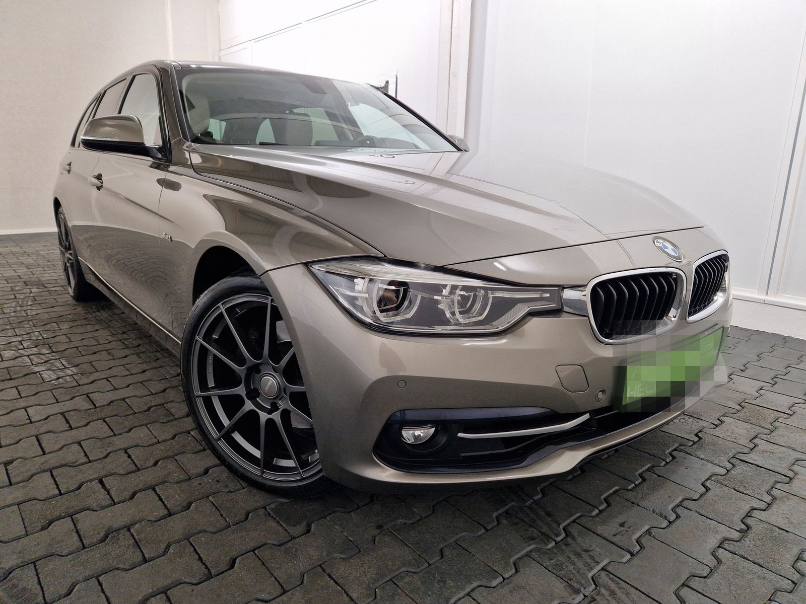 BMW 330 i xDrive Tour. Sport Line, 19 Zoll, AHK  foto 4
