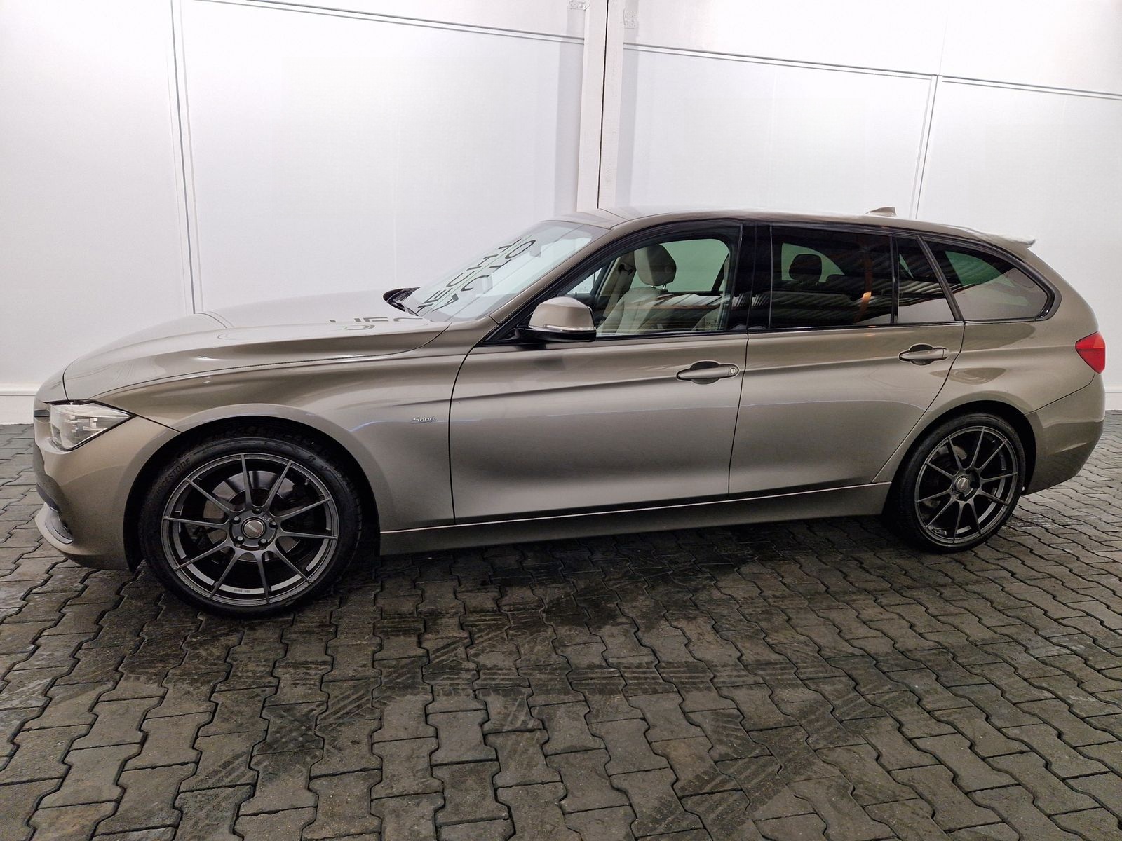 BMW 330 i xDrive Tour. Sport Line, 19 Zoll, AHK  foto 8