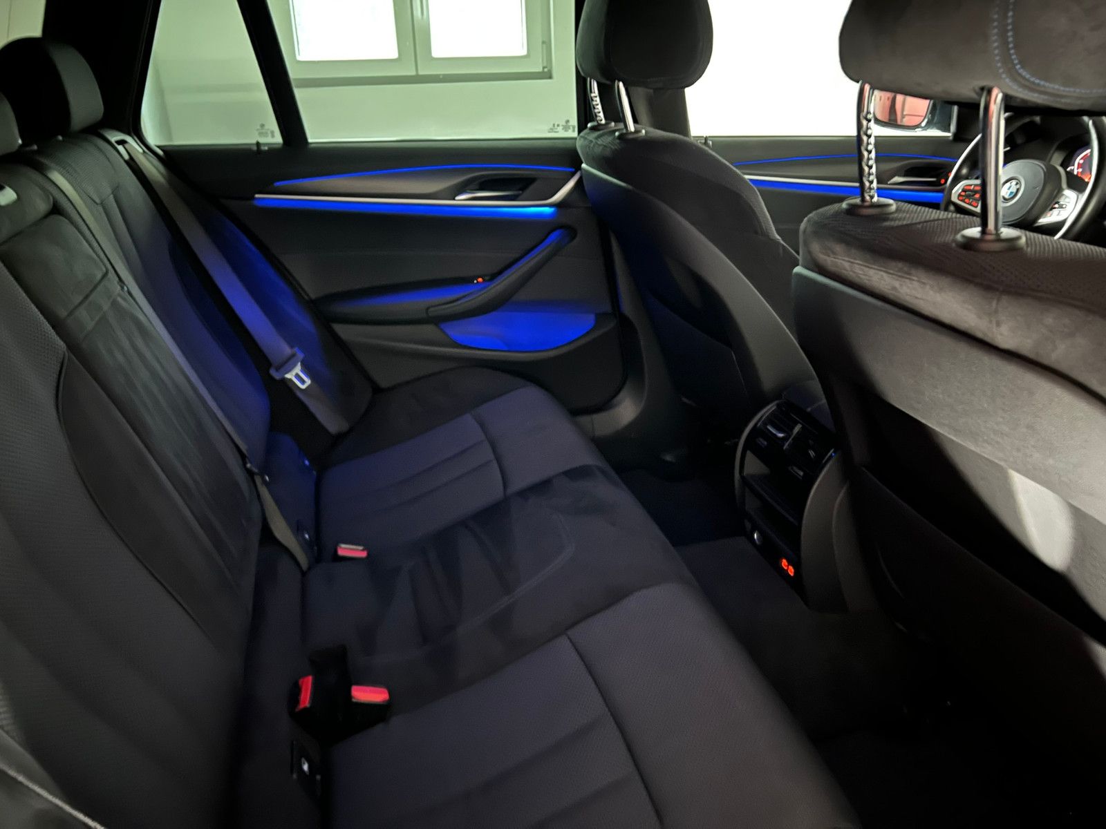 BMW 520 d xDrive M SPORT/STHZ/LED/ACC/AHK/AMBIENTE foto 24