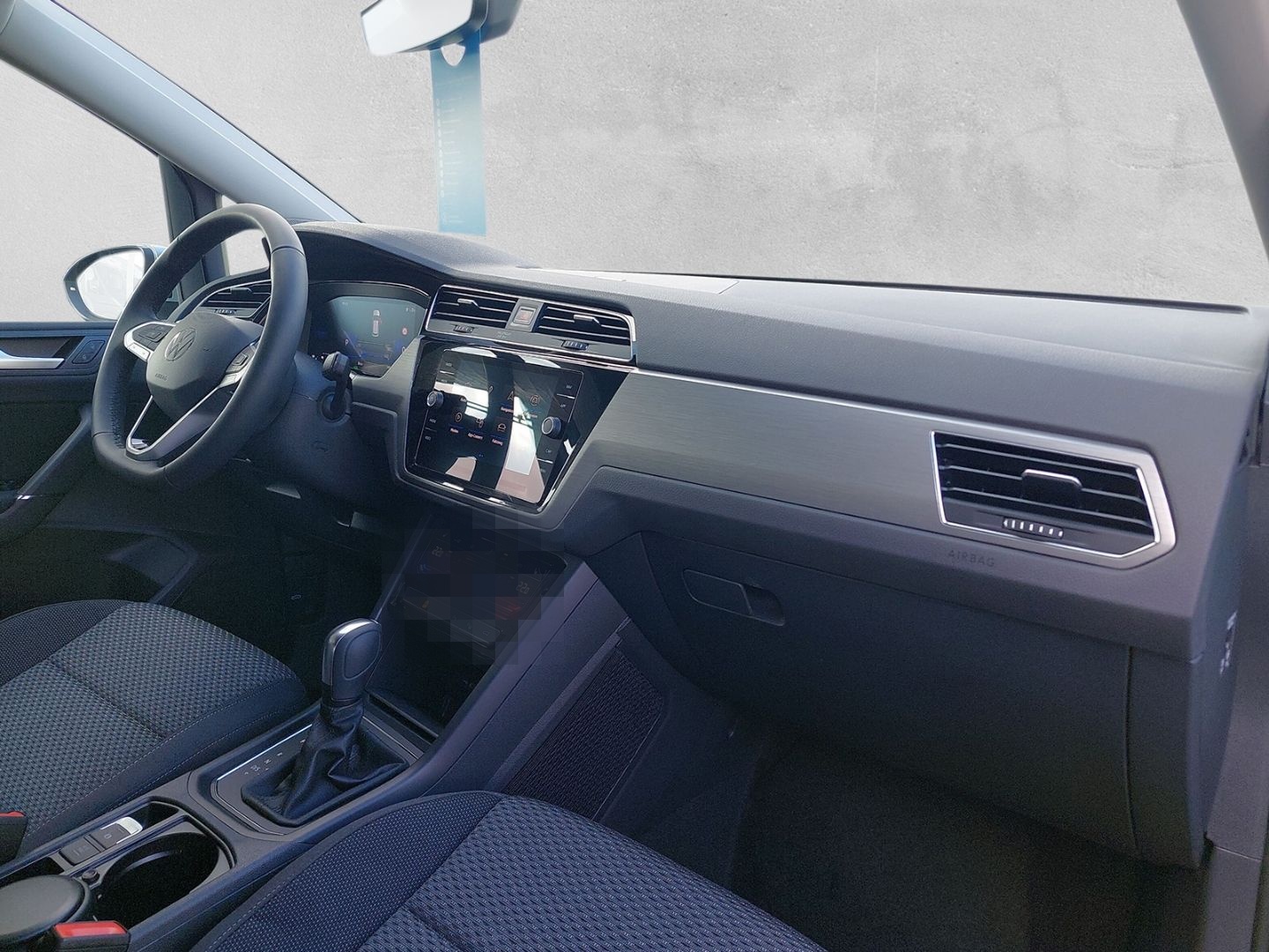 Volkswagen Touran 1.5 TSI R-Line AHK-el. klappb. Navi Digit foto 10