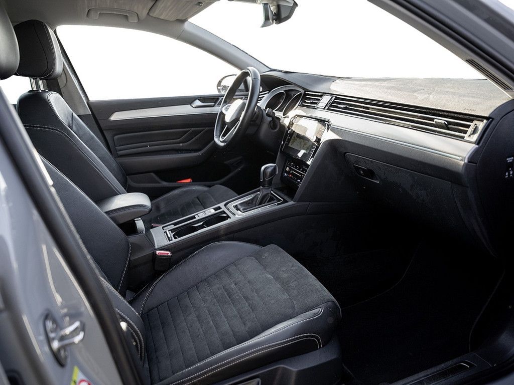 Volkswagen Passat Variant 1.5 TSI Elegance DSG AHK NAVI KAM foto 2