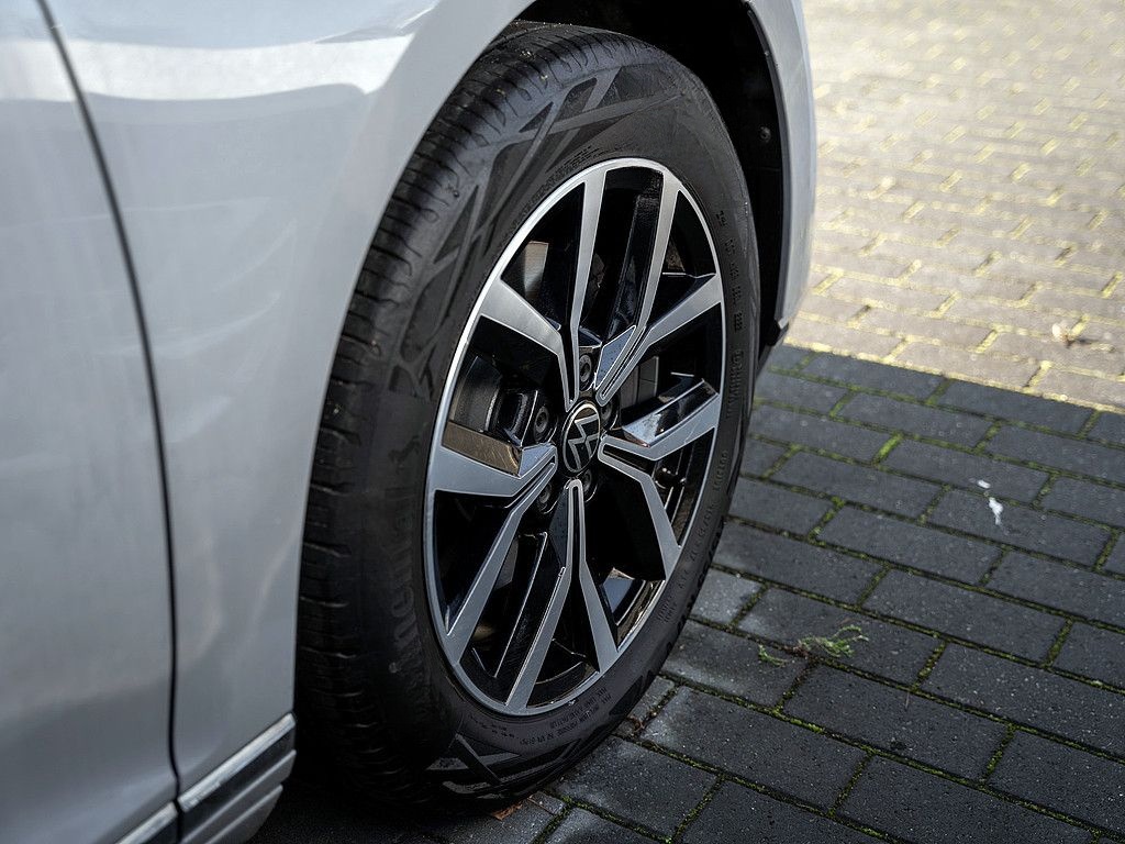 Volkswagen Passat Variant 1.5 TSI Elegance DSG AHK NAVI KAM foto 5