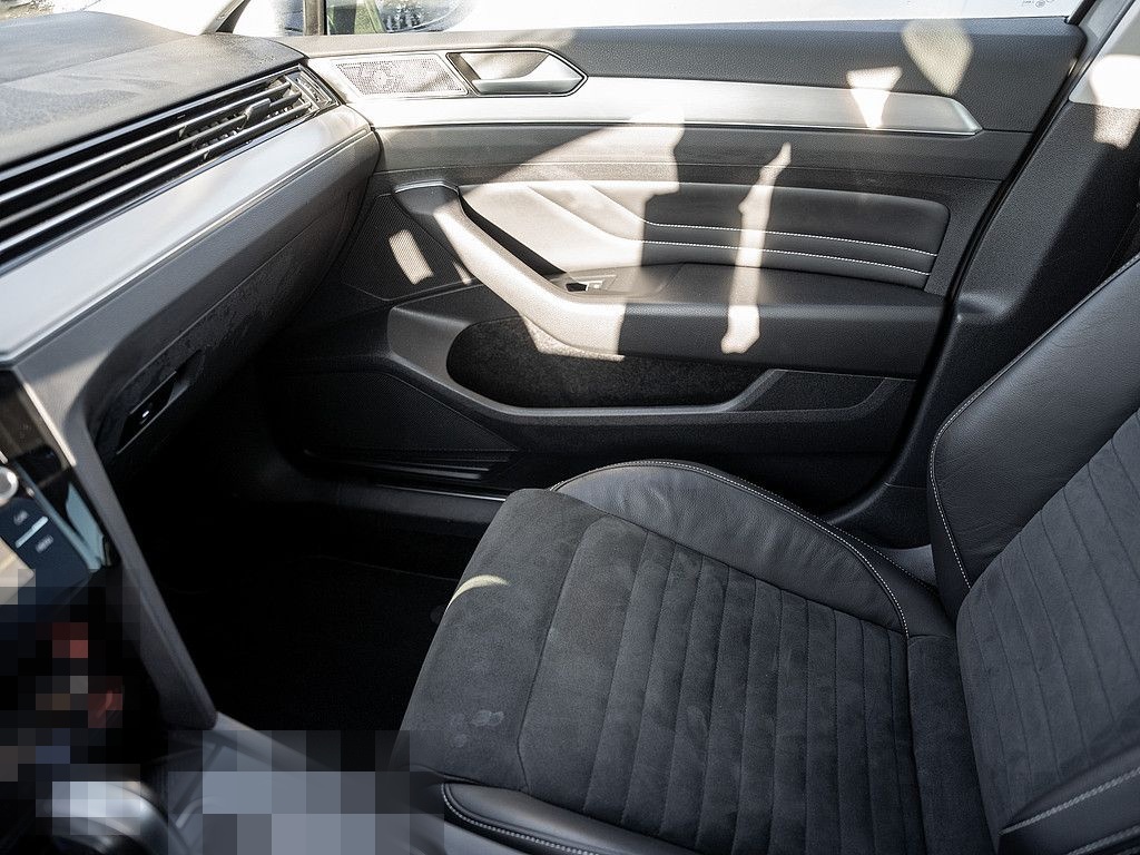 Volkswagen Passat Variant 1.5 TSI Elegance DSG AHK NAVI KAM foto 10