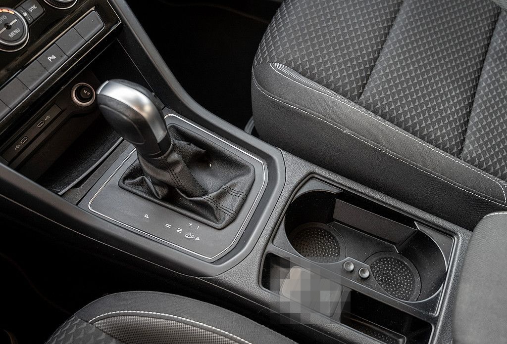 Volkswagen Touran 2.0 TDI Active DSG AHK 7-SITZE KAM NAVI foto 10