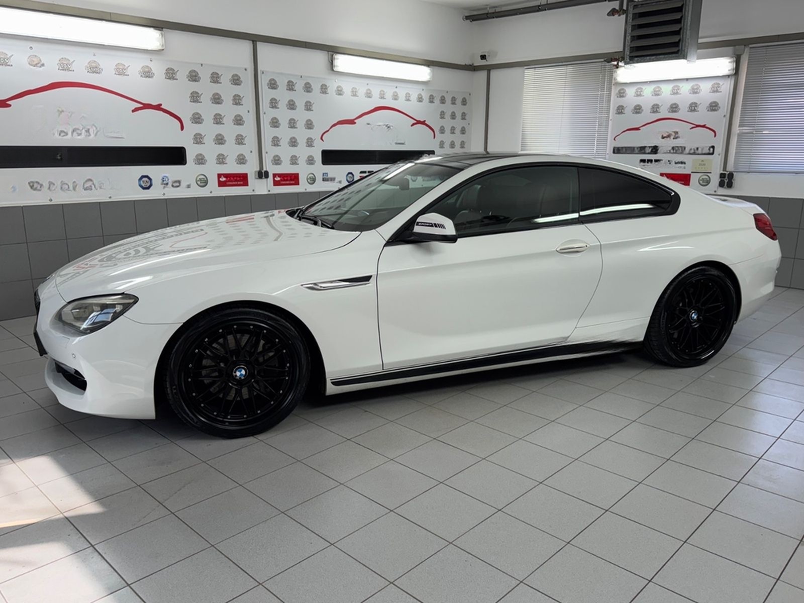BMW 6 Coupe 640i*Head Up|Soft-Close|Panorama|Kamera* foto 9
