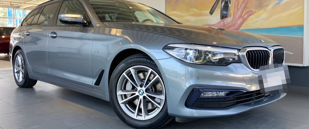 BMW 525d Tour SportLine PANO+ACC+KAM+AHK+HIFI+AL+MEM foto 2