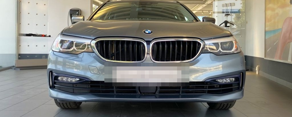 BMW 525d Tour SportLine PANO+ACC+KAM+AHK+HIFI+AL+MEM foto 11