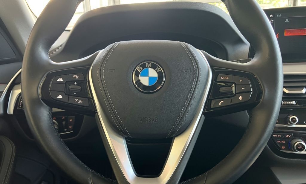 BMW 525d Tour SportLine PANO+ACC+KAM+AHK+HIFI+AL+MEM foto 18