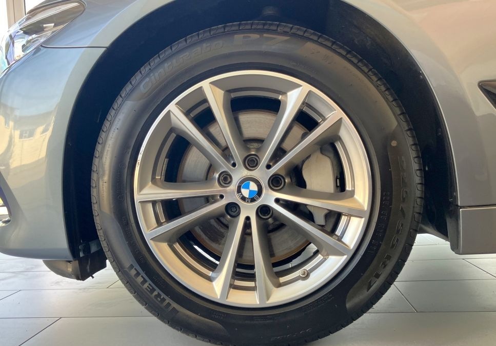 BMW 525d Tour SportLine PANO+ACC+KAM+AHK+HIFI+AL+MEM foto 21